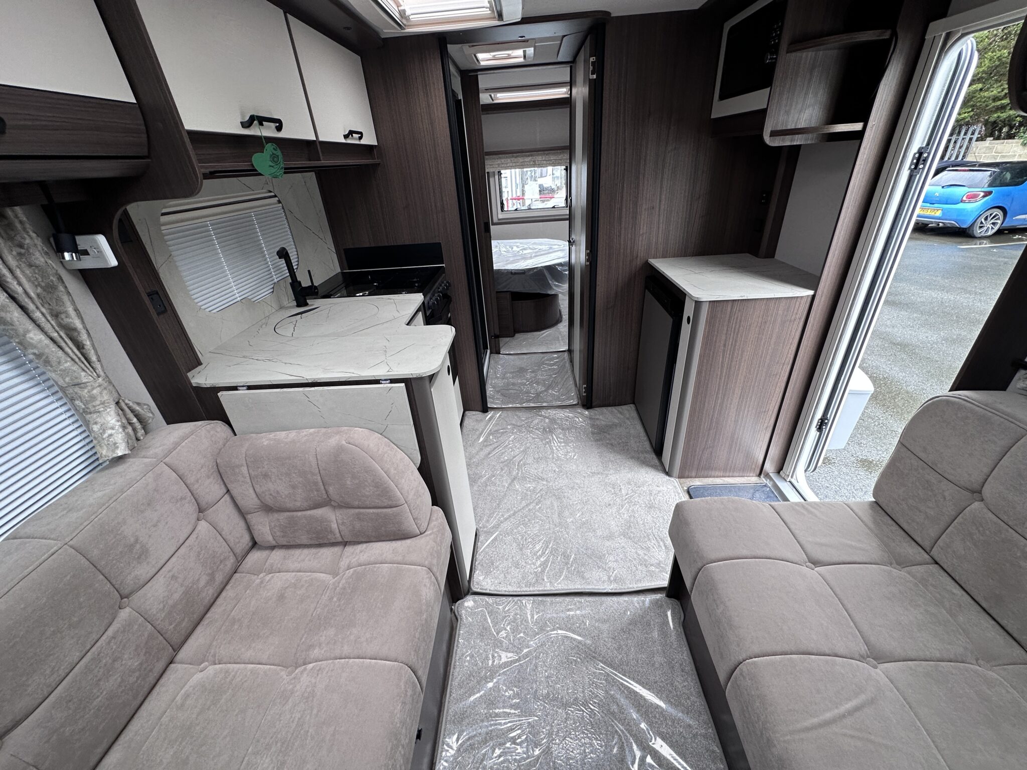 Coachman Acadia 545 Xtra — 2027 Season - Image 16