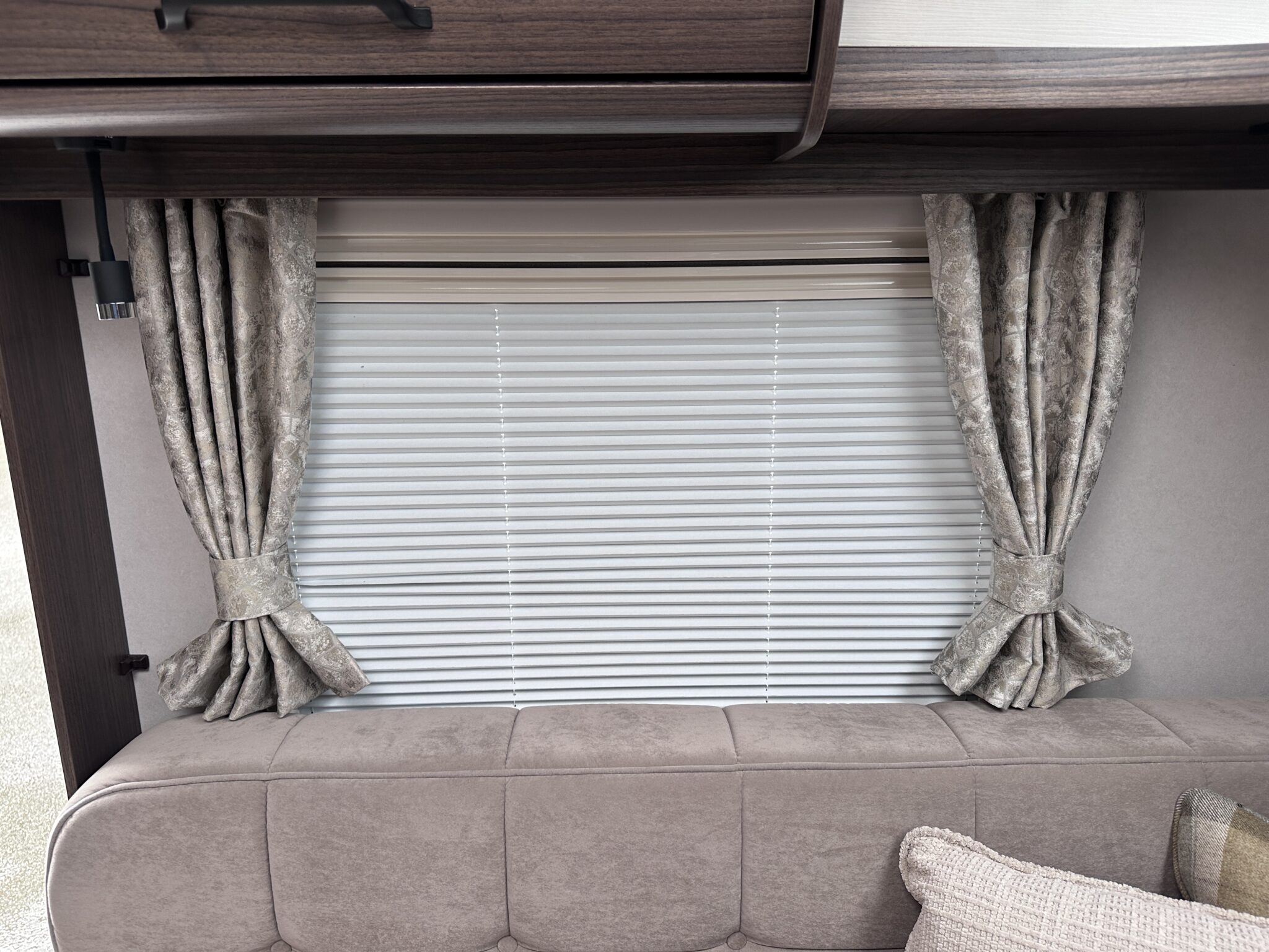 Coachman Acadia 545 Xtra — 2027 Season - Image 17