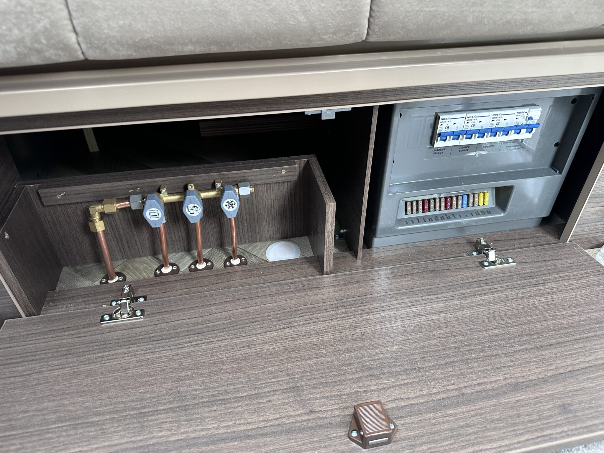 Coachman Acadia 545 Xtra — 2027 Season - Image 36