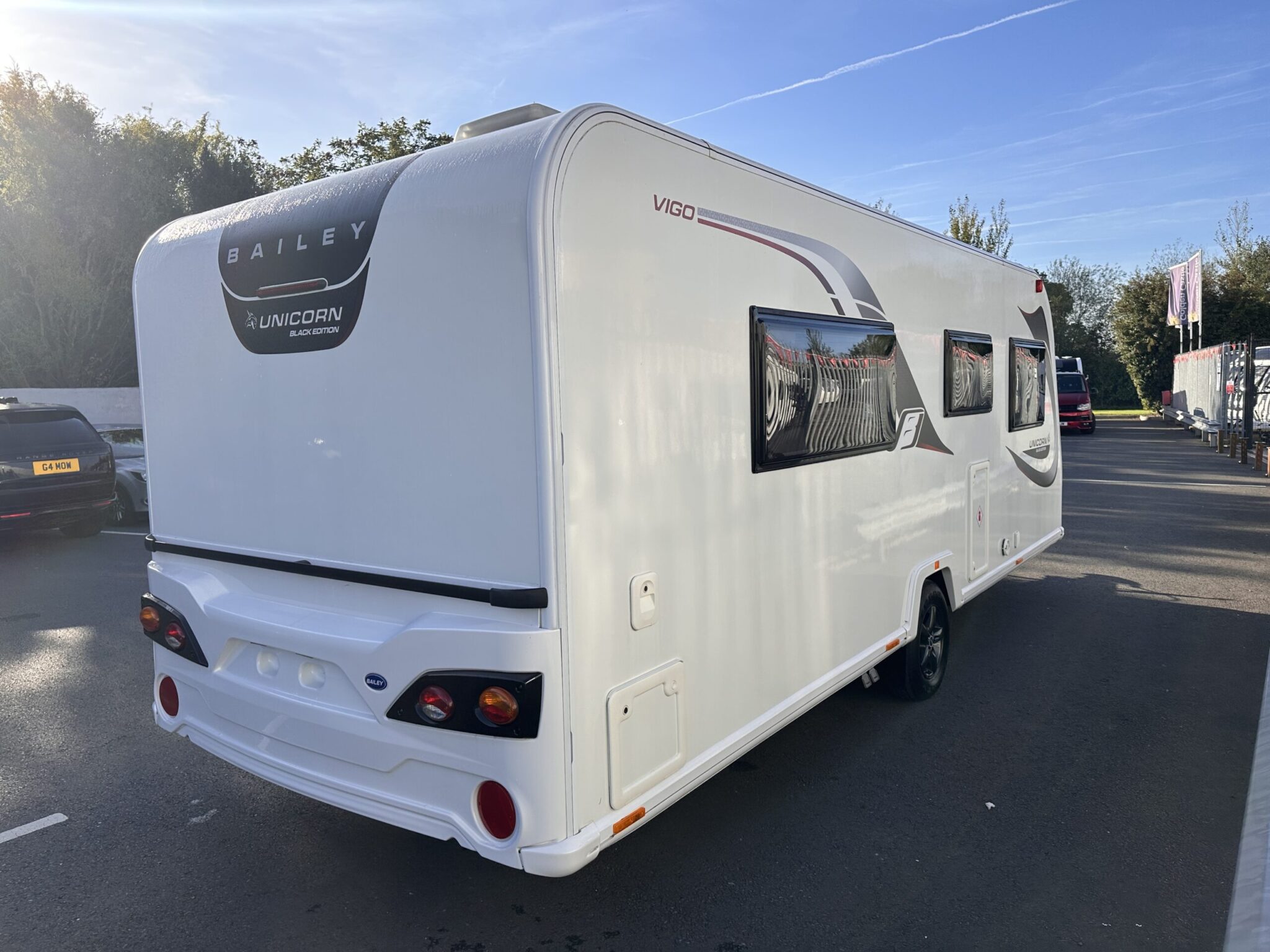 Bailey Unicorn Black Edition Vigo-2021 Caravan - Image 6
