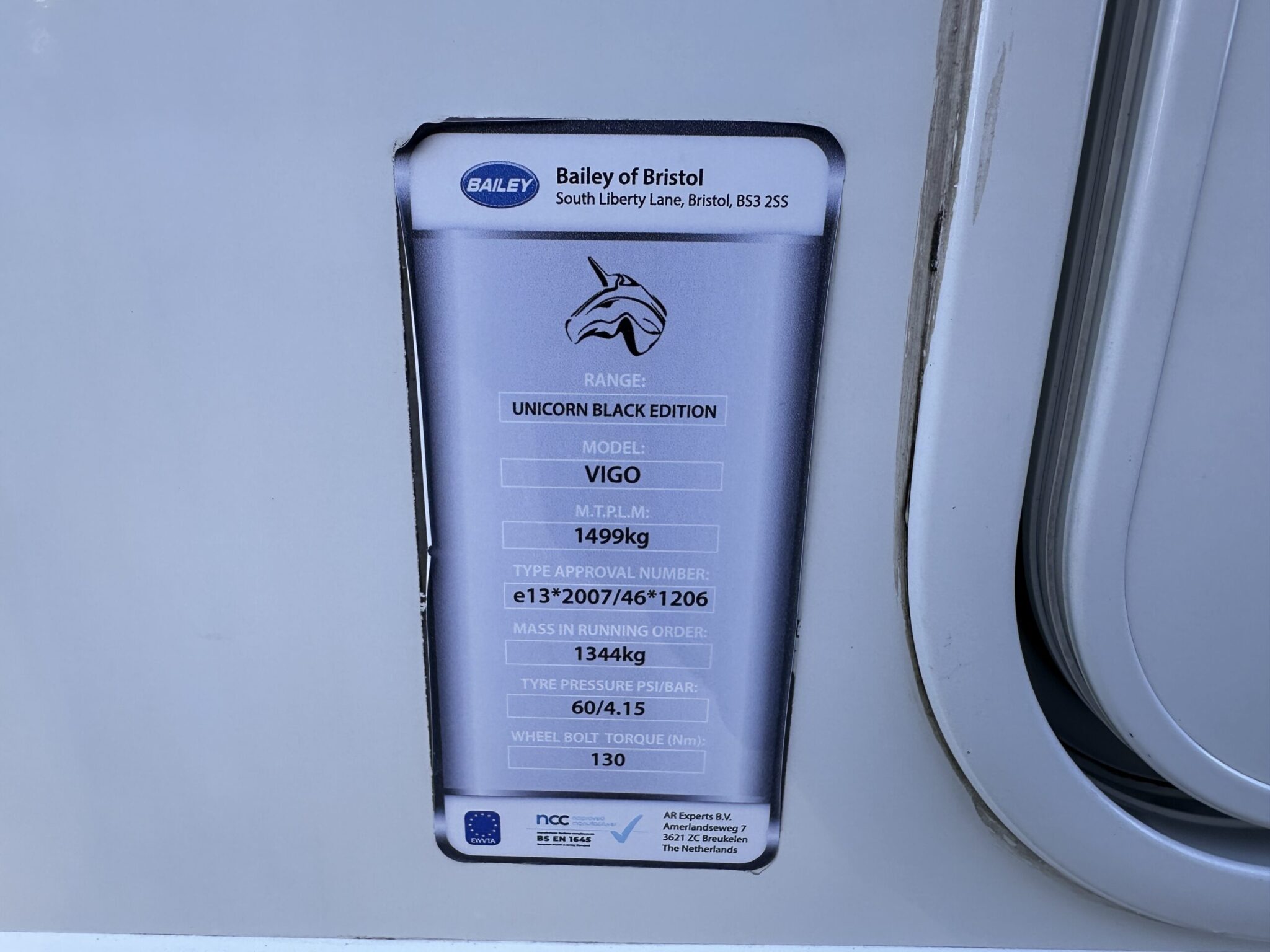 Bailey Unicorn Black Edition Vigo-2021 Caravan - Image 17