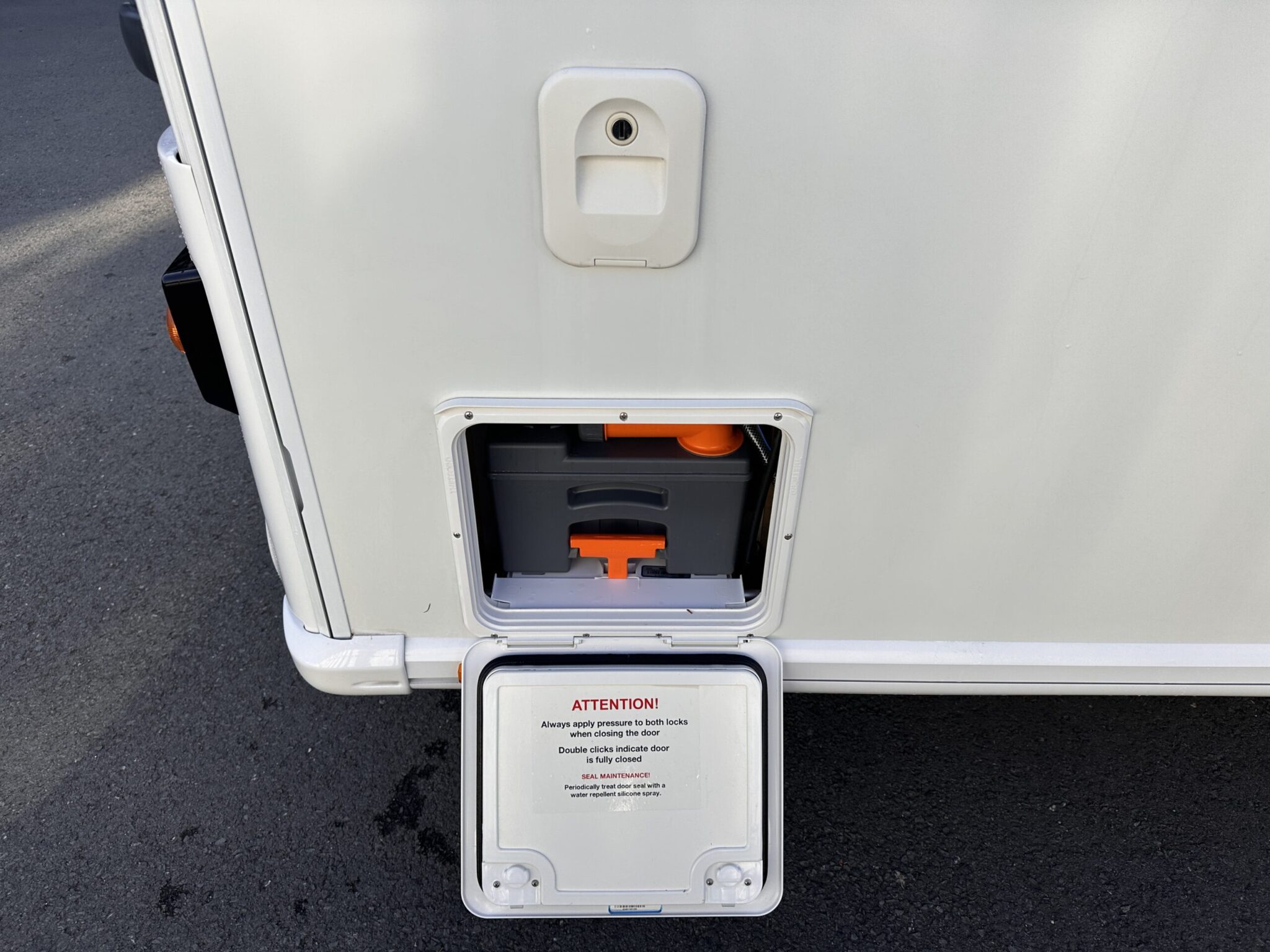 Bailey Unicorn Black Edition Vigo-2021 Caravan - Image 24