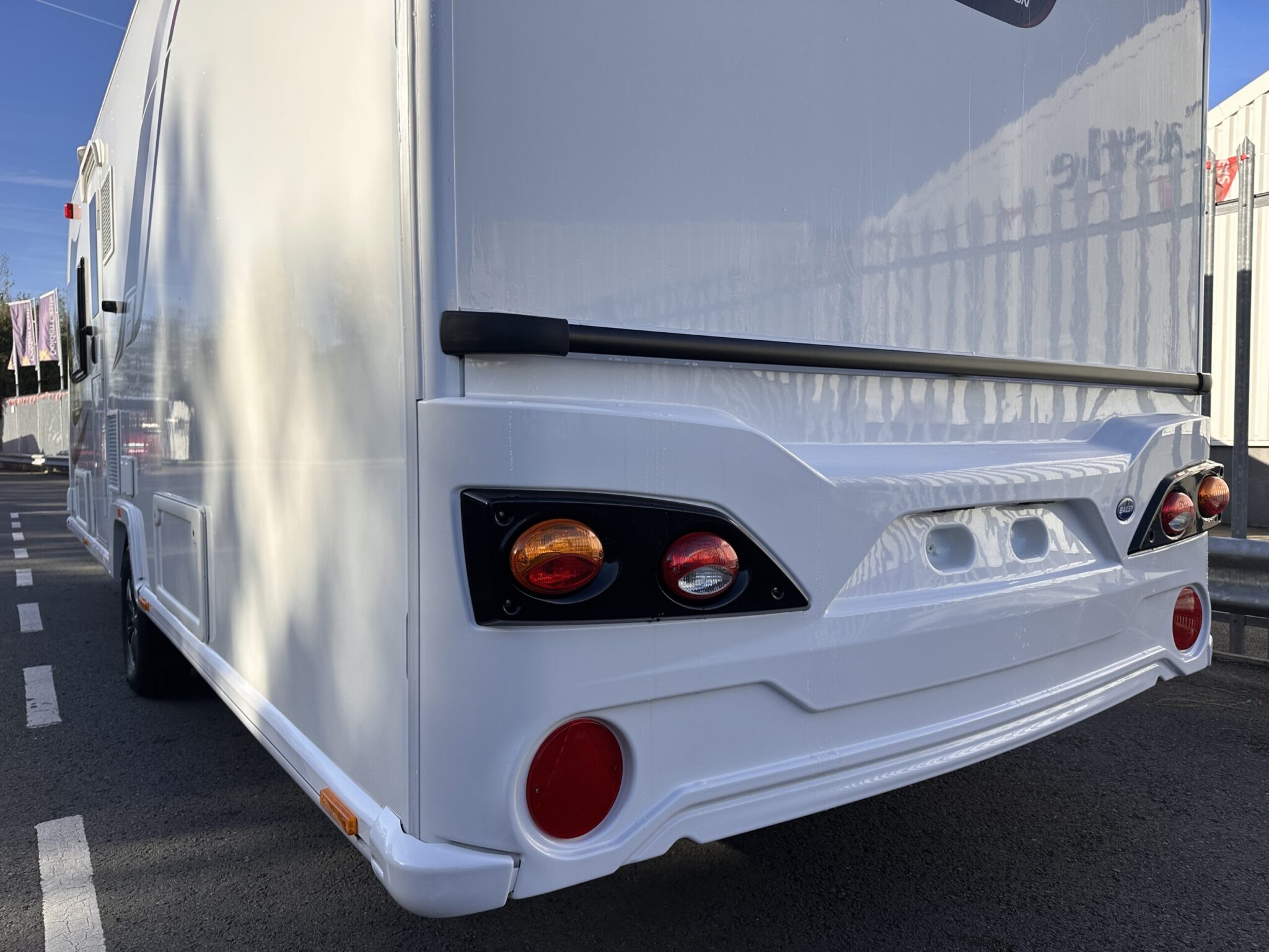 Bailey Unicorn Black Edition Vigo-2021 Caravan - Image 26