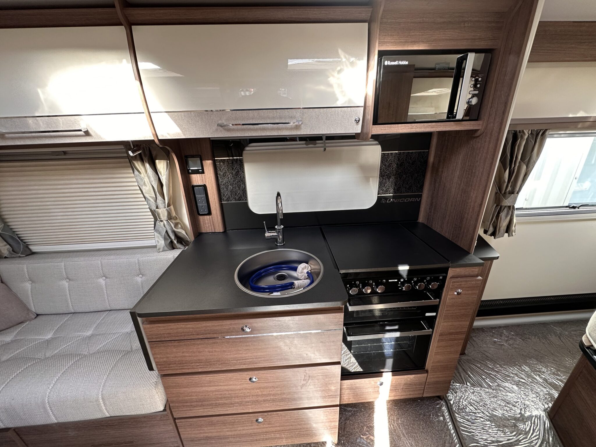 Bailey Unicorn Black Edition Vigo-2021 Caravan - Image 29
