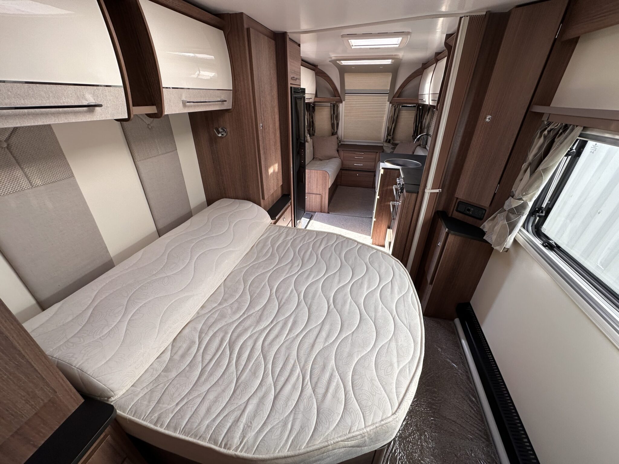 Bailey Unicorn Black Edition Vigo-2021 Caravan - Image 33