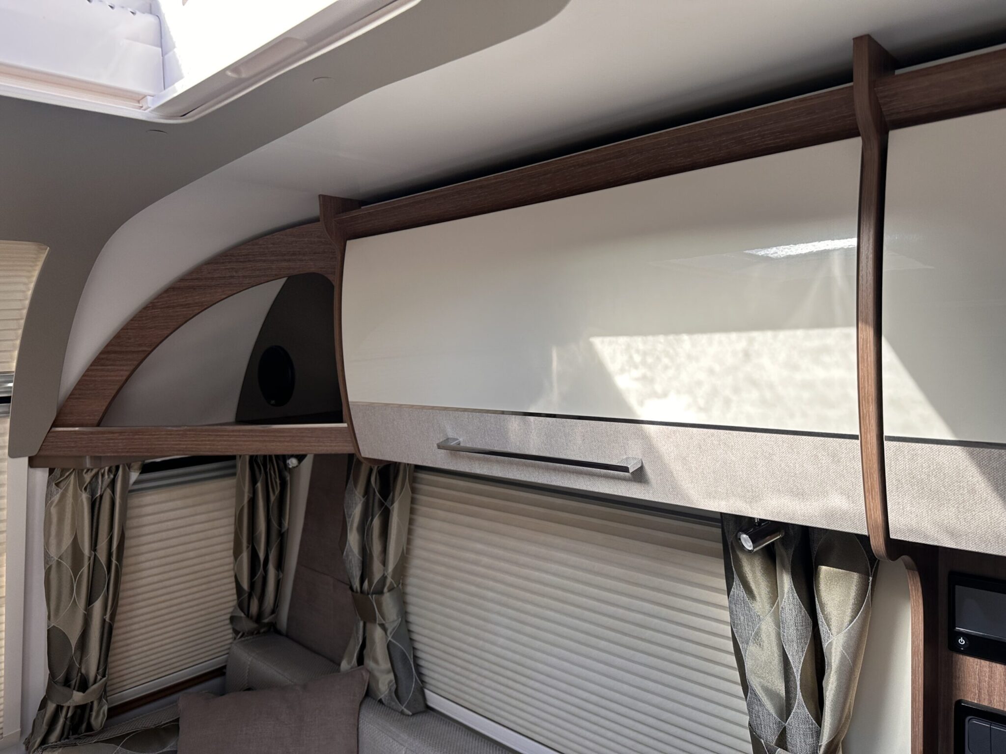 Bailey Unicorn Black Edition Vigo-2021 Caravan - Image 45