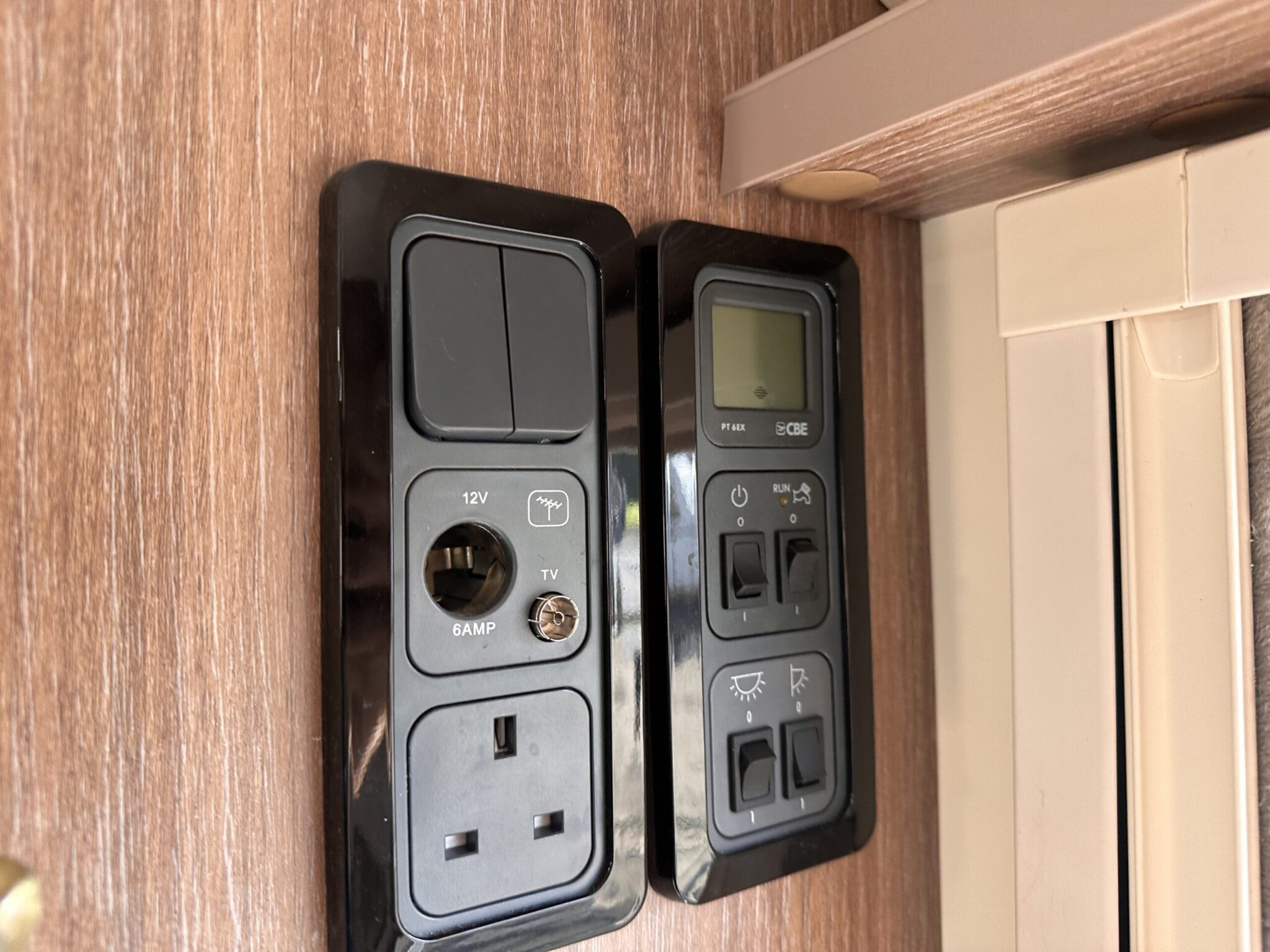 Bailey Unicorn Black Edition Vigo-2021 Caravan - Image 57