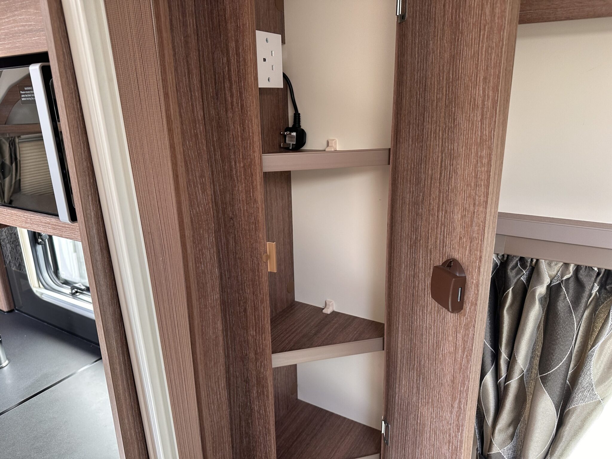 Bailey Unicorn Black Edition Vigo-2021 Caravan - Image 80