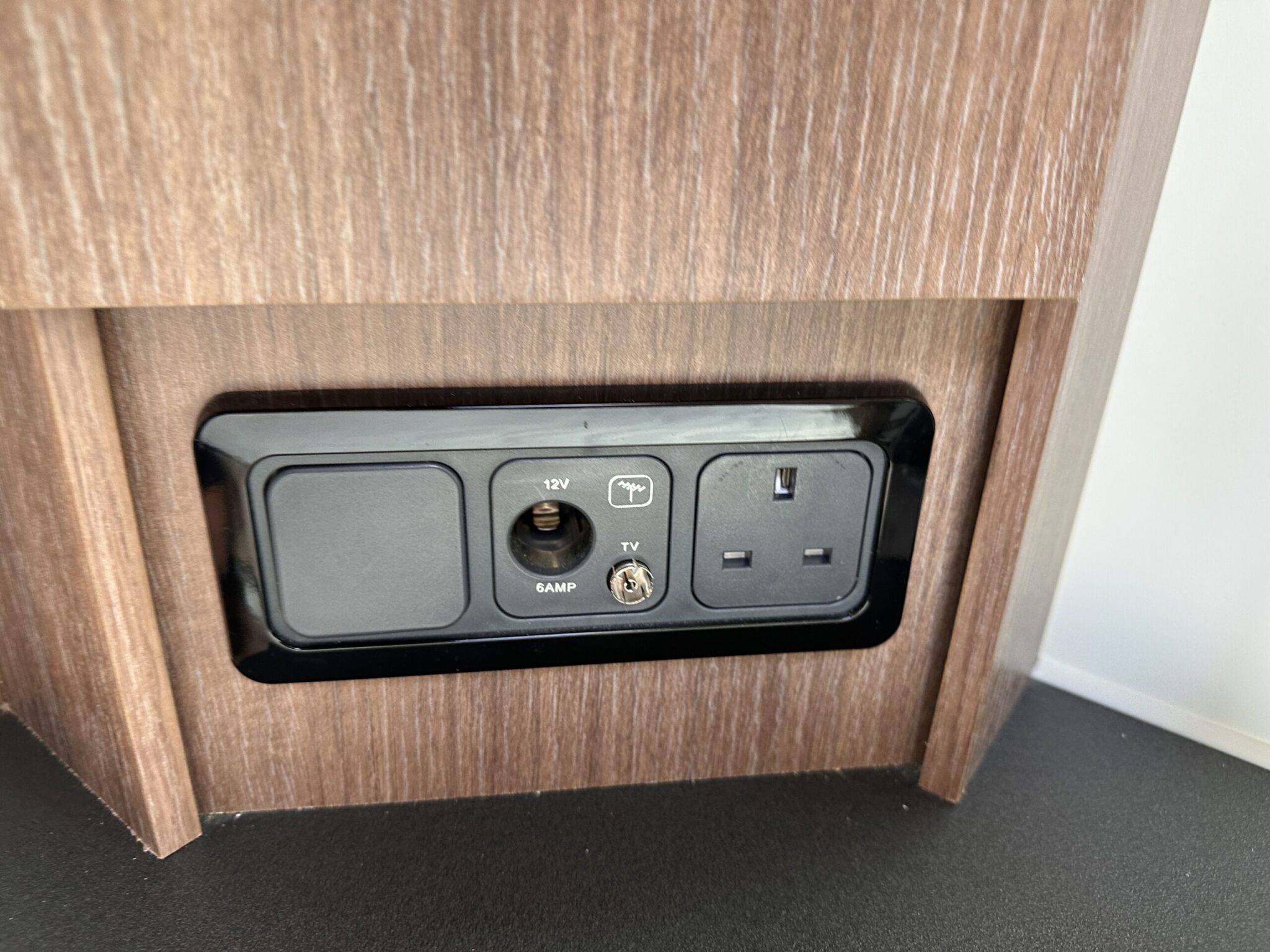 Bailey Unicorn Black Edition Vigo-2021 Caravan - Image 82