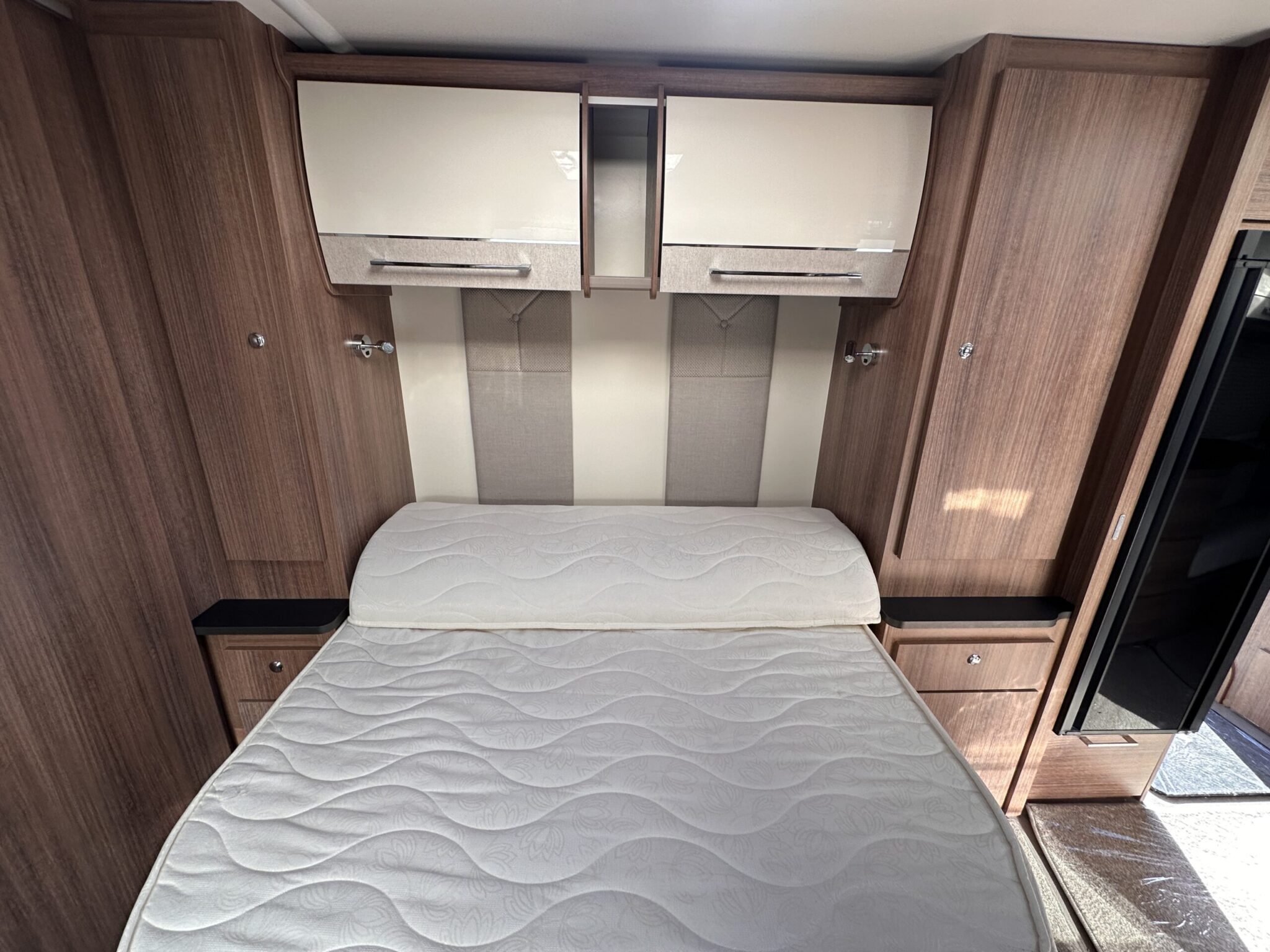 Bailey Unicorn Black Edition Vigo-2021 Caravan - Image 83