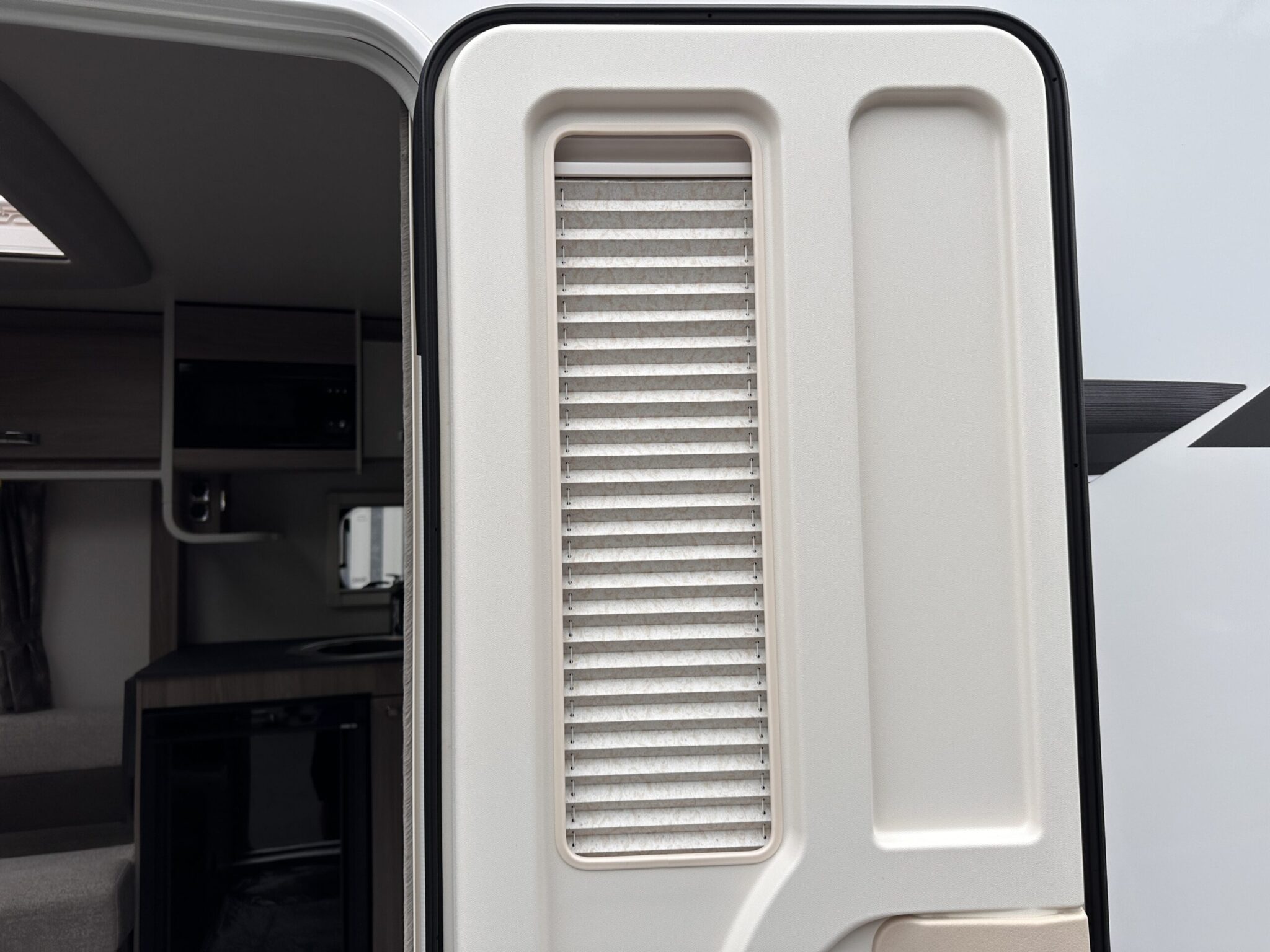 Swift Charisma 580 Grande- 2023 Caravan - Image 12