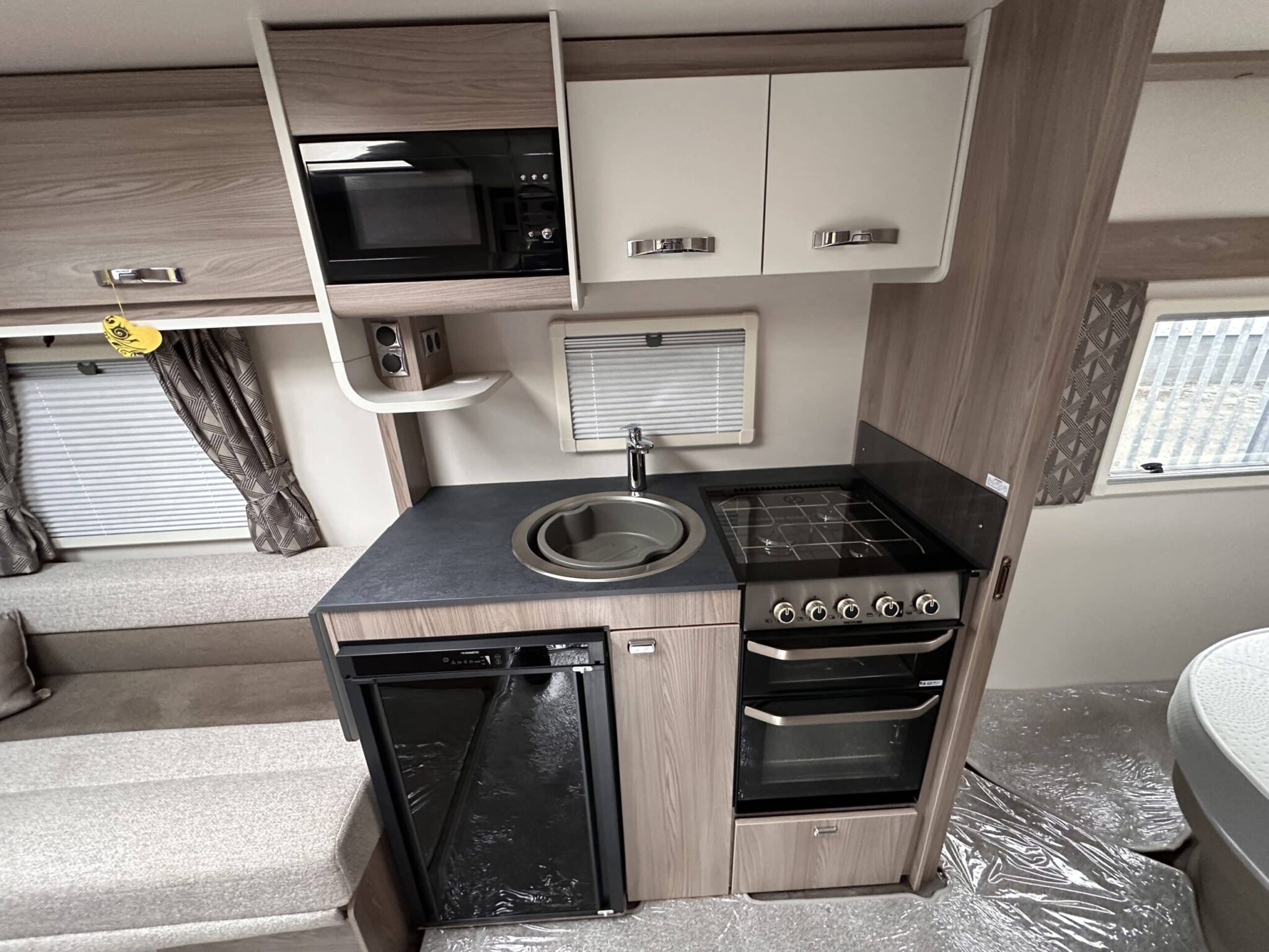 Swift Charisma 580 Grande- 2023 Caravan - Image 29