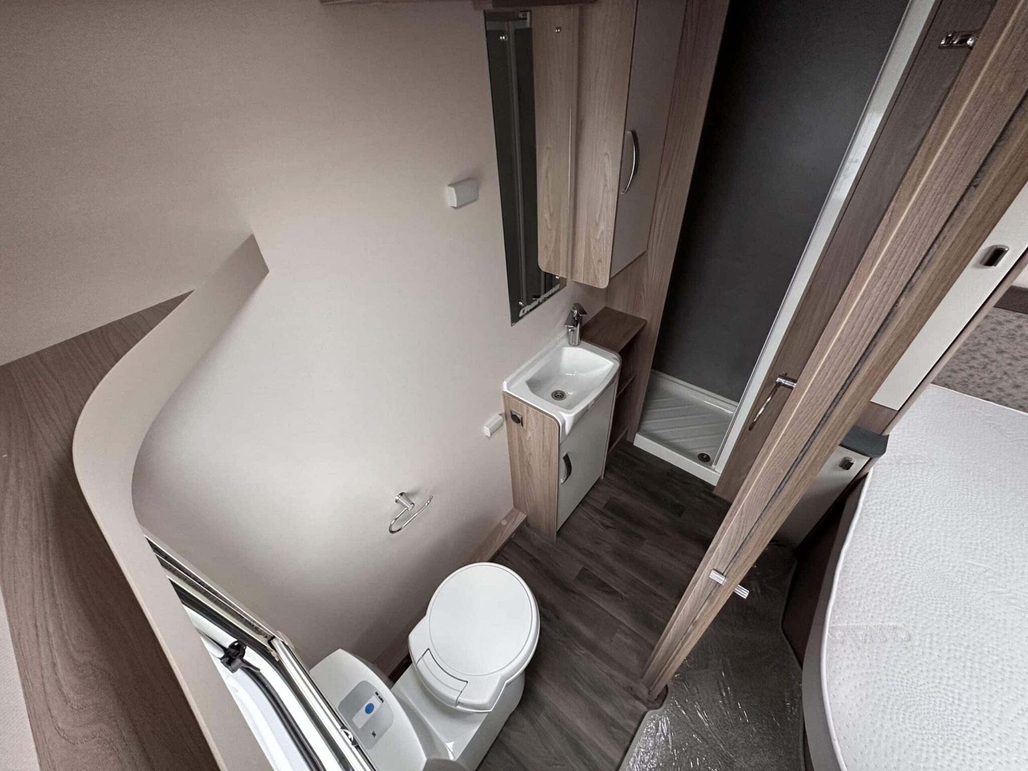 Swift Charisma 580 Grande- 2023 Caravan - Image 32