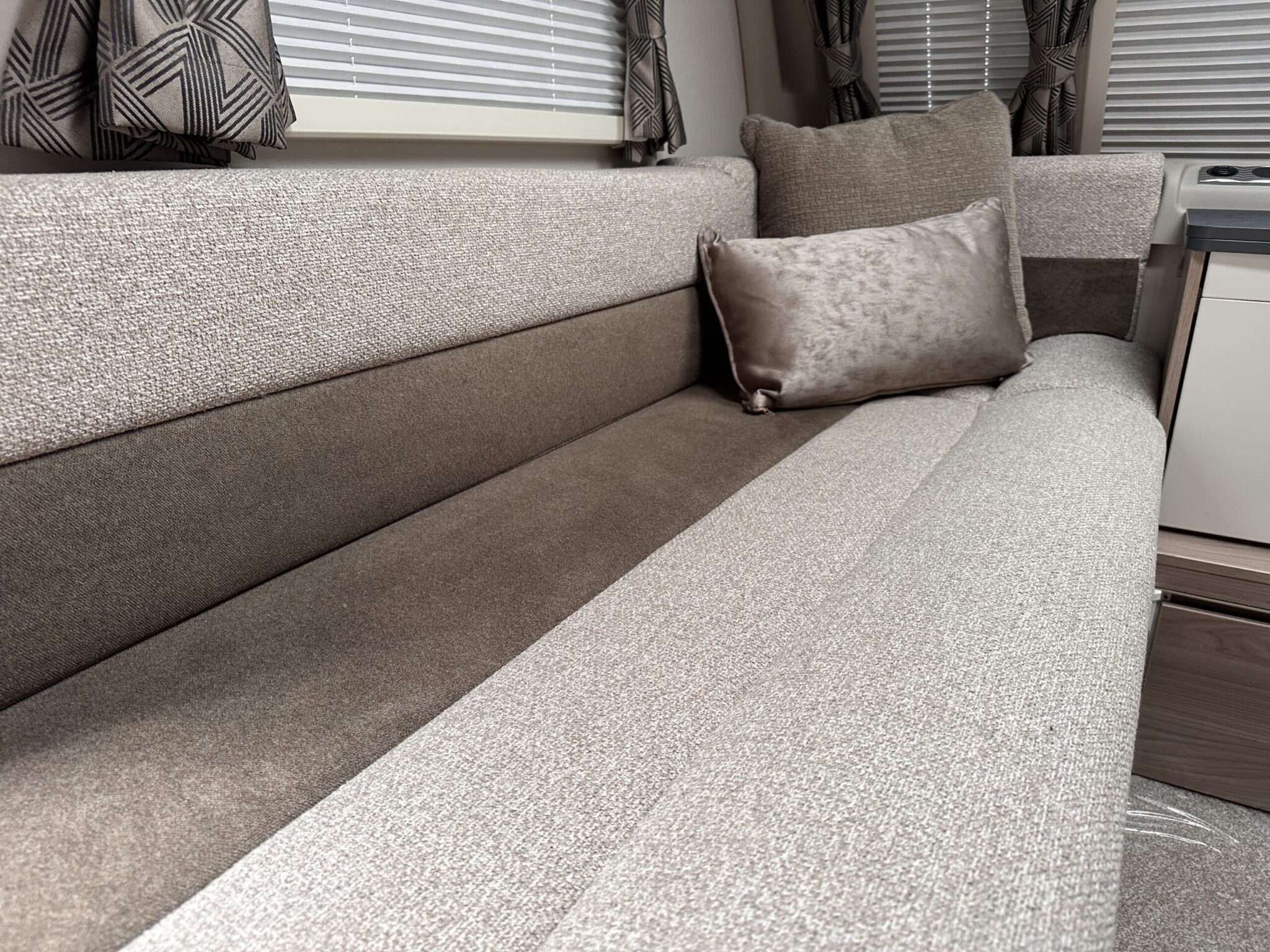 Swift Charisma 580 Grande- 2023 Caravan - Image 39