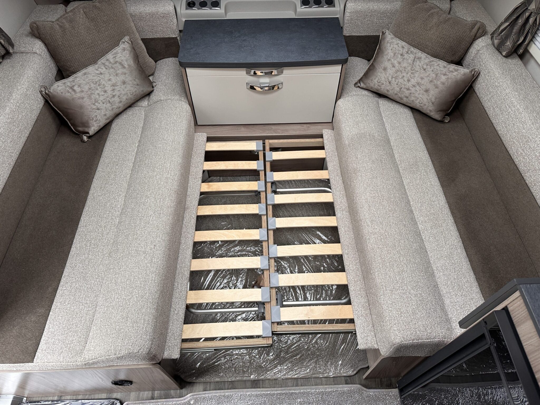 Swift Charisma 580 Grande- 2023 Caravan - Image 49