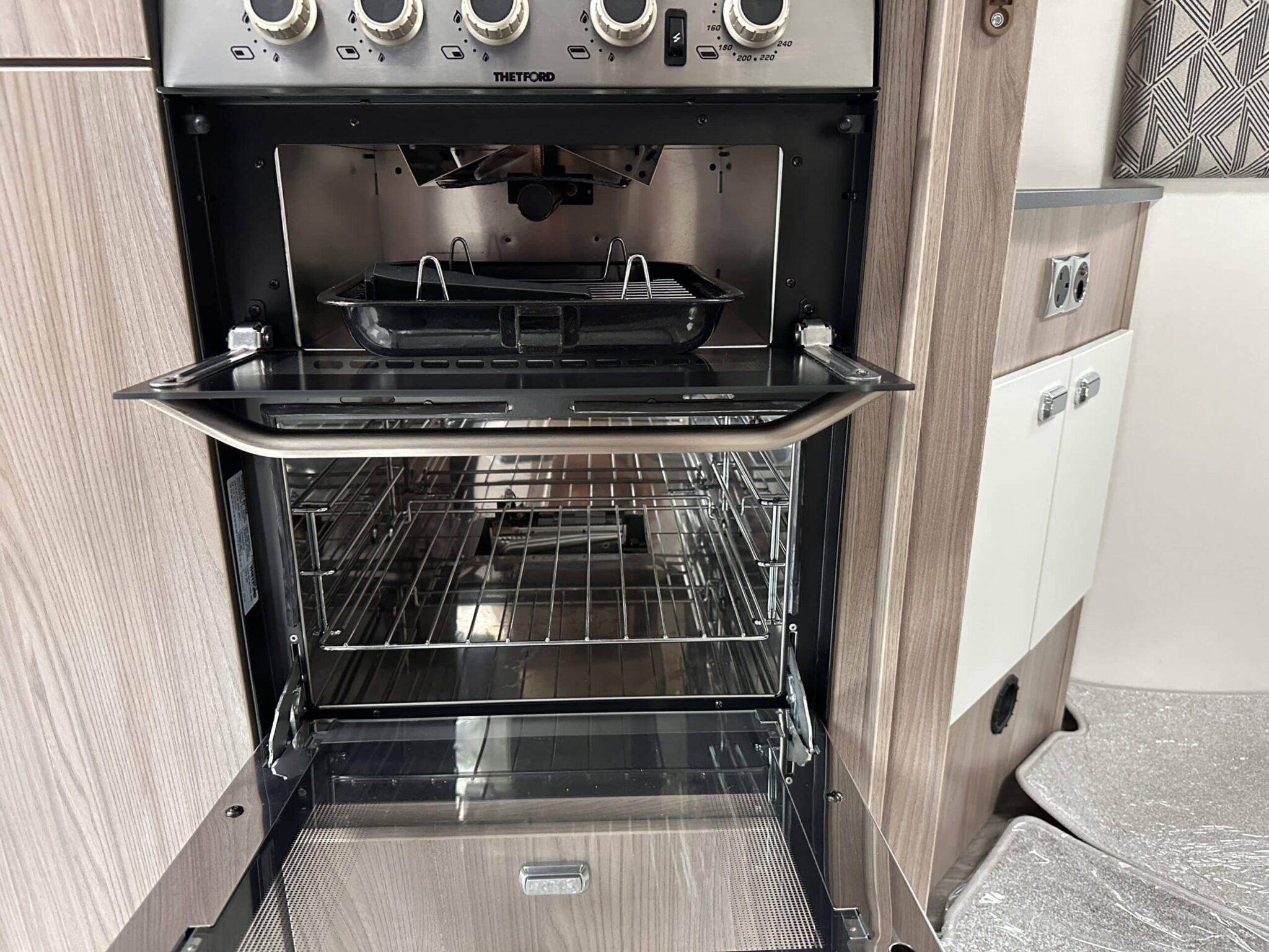 Swift Charisma 580 Grande- 2023 Caravan - Image 66