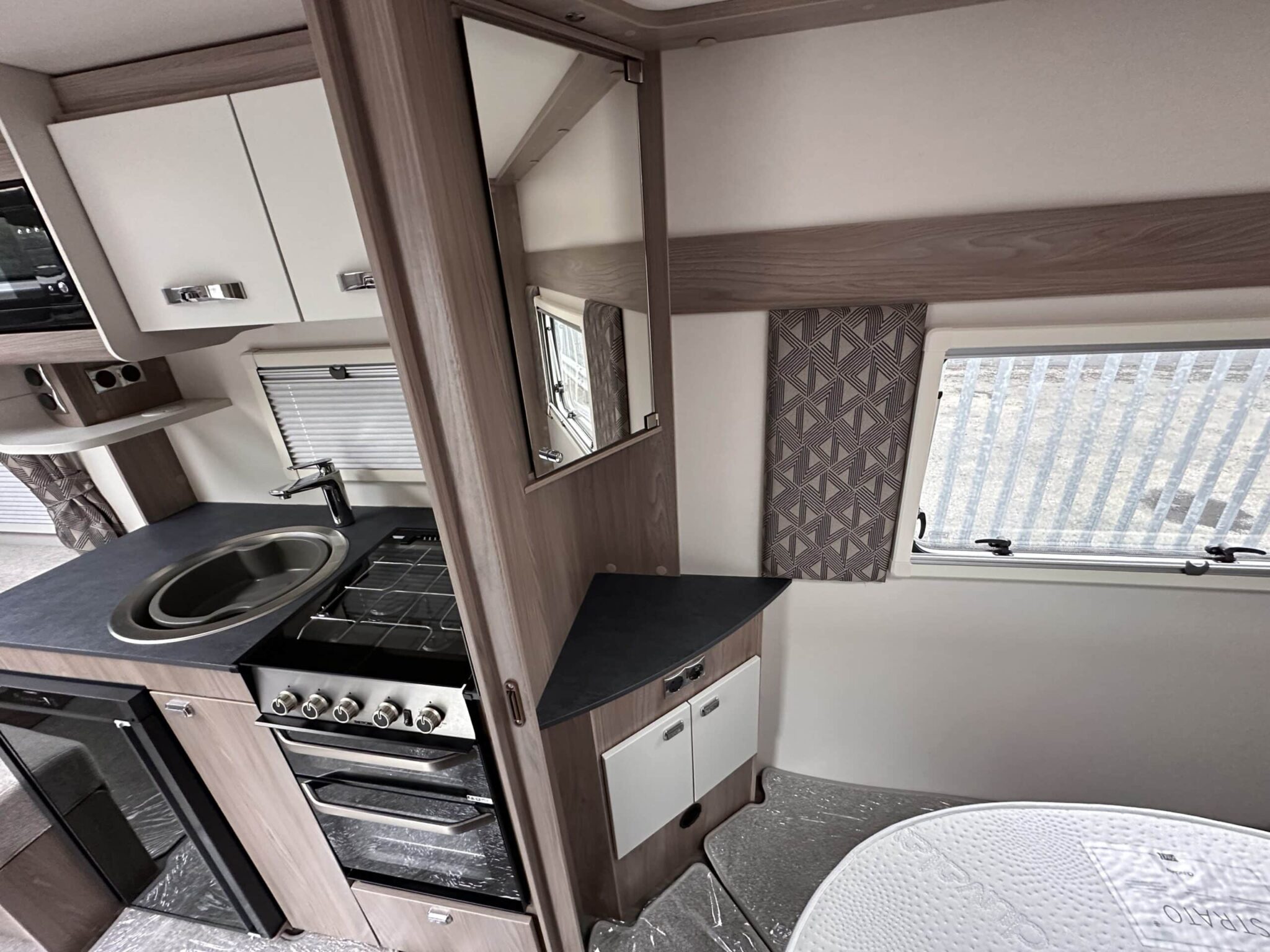 Swift Charisma 580 Grande- 2023 Caravan - Image 75