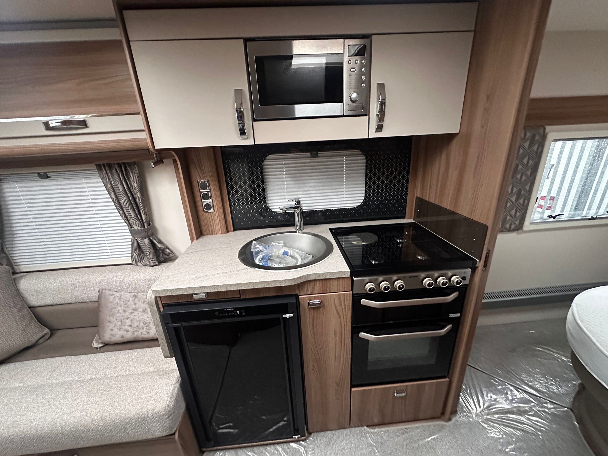 Swift Challenger 580- 2022 Caravans - Image 83