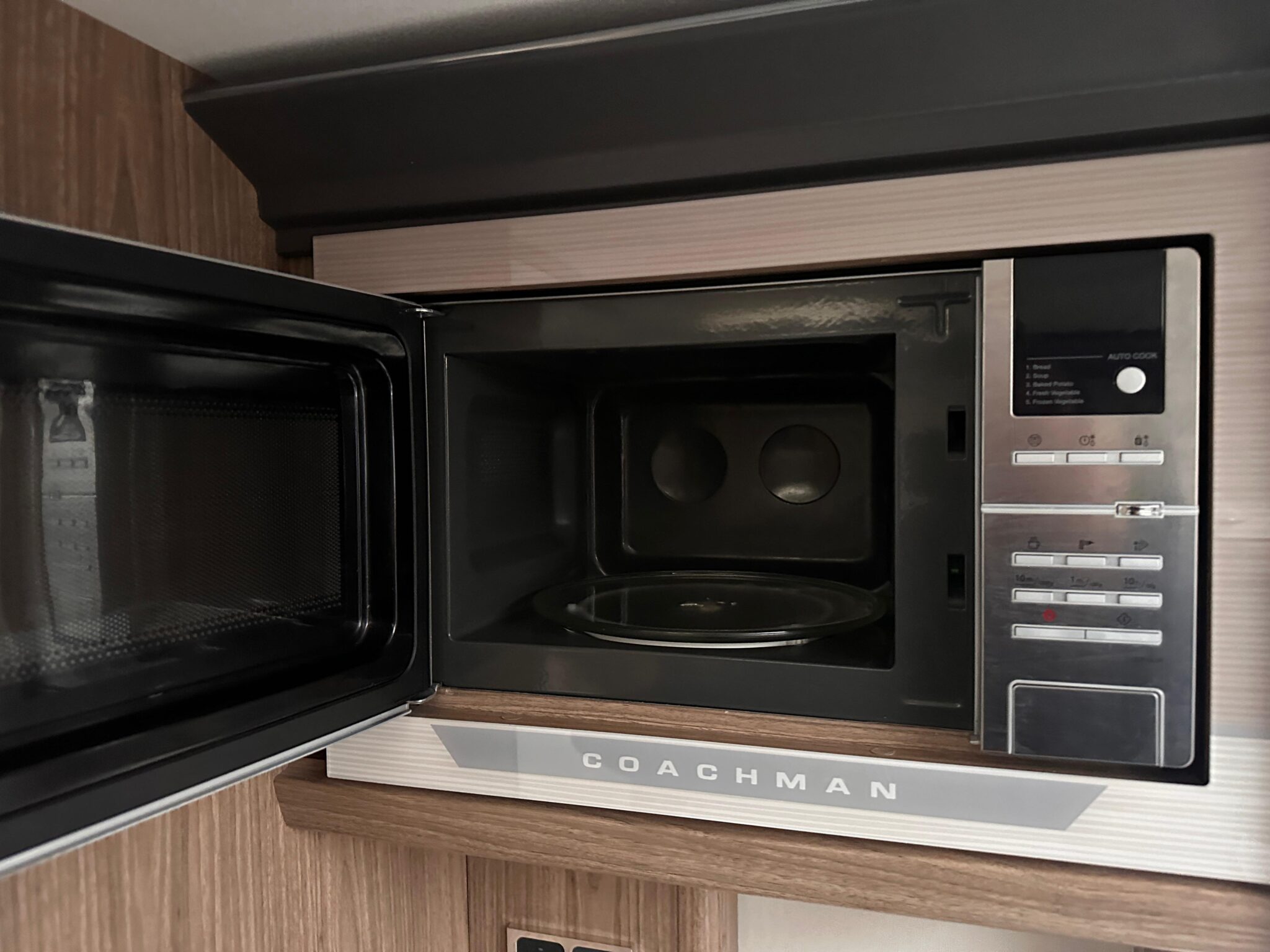 Coachman VIP 575- 2018 Caravan - Image 73