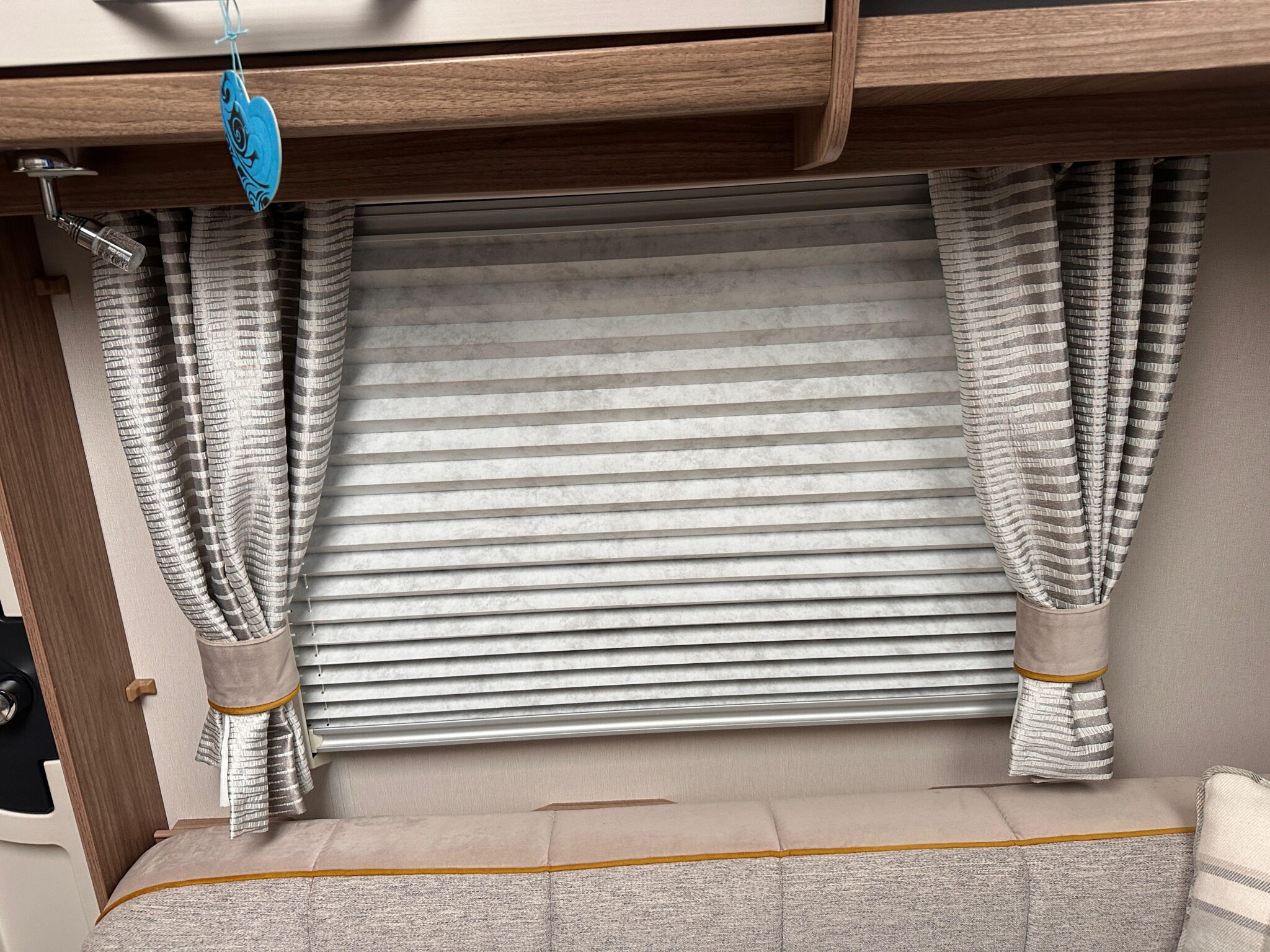 Coachman VIP 575- 2018 Caravan - Image 21