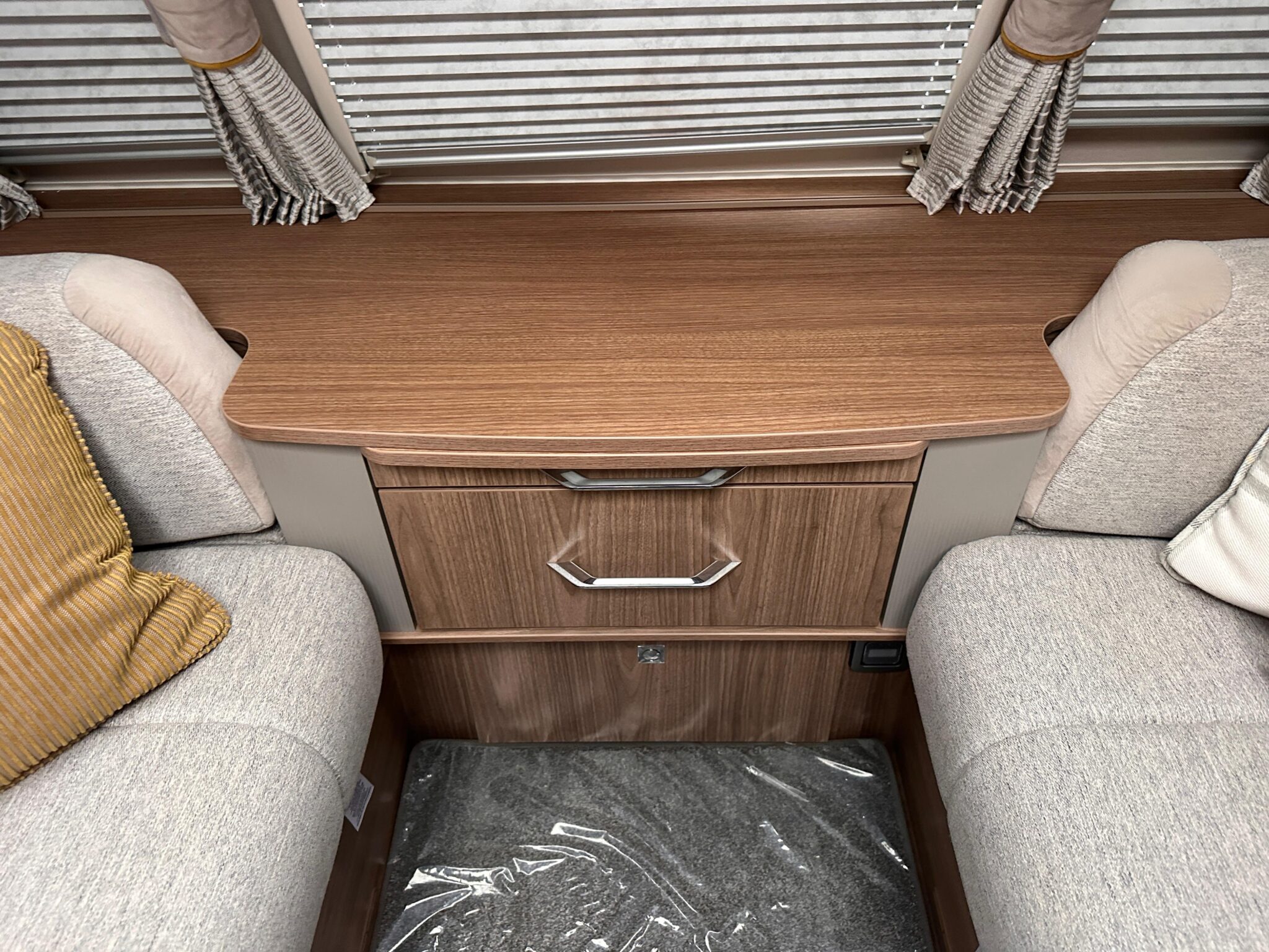 Coachman VIP 575- 2018 Caravan - Image 29