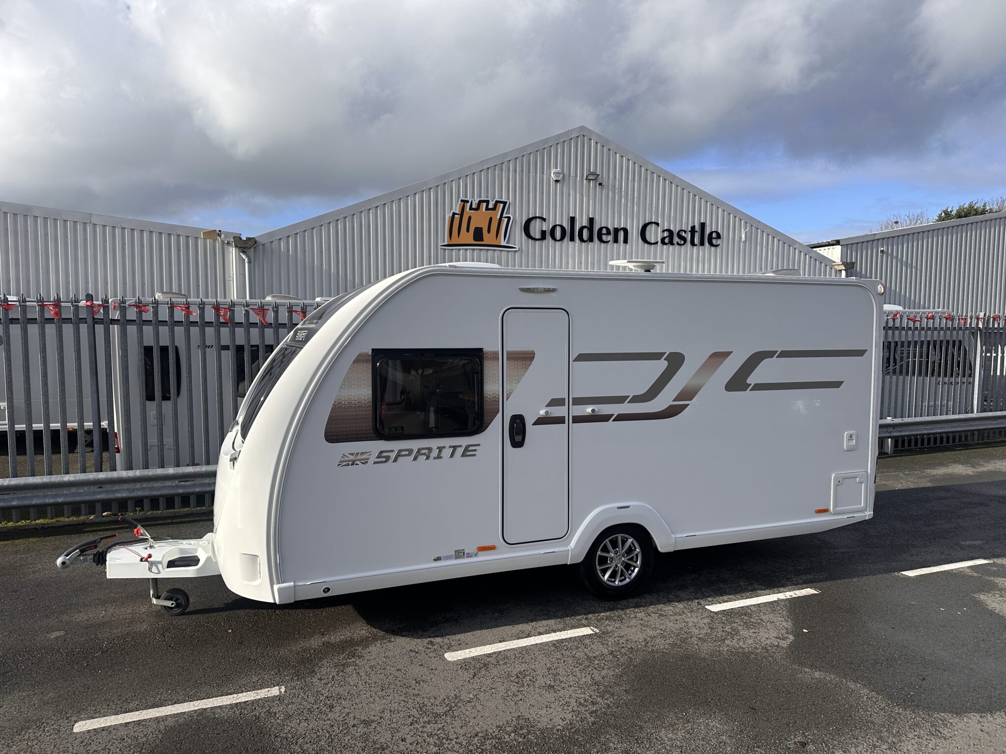 Swift Sprite Alpine 4- 2022 Caravan - Image 3
