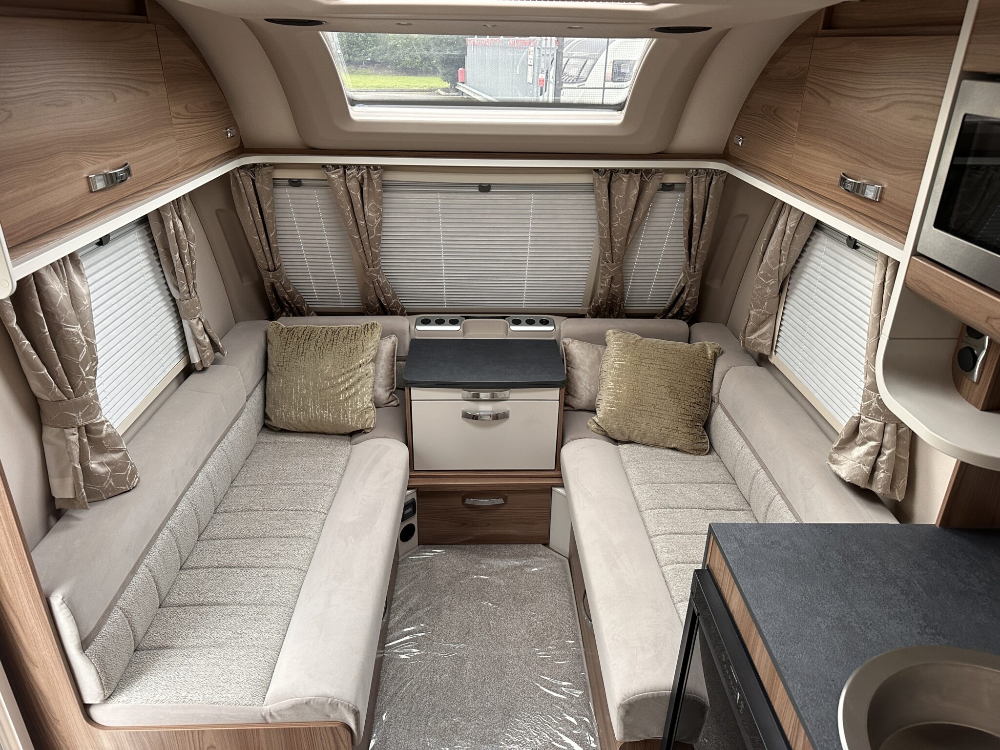 Swift Sunrise 580 - 2022 Caravan - Image 23