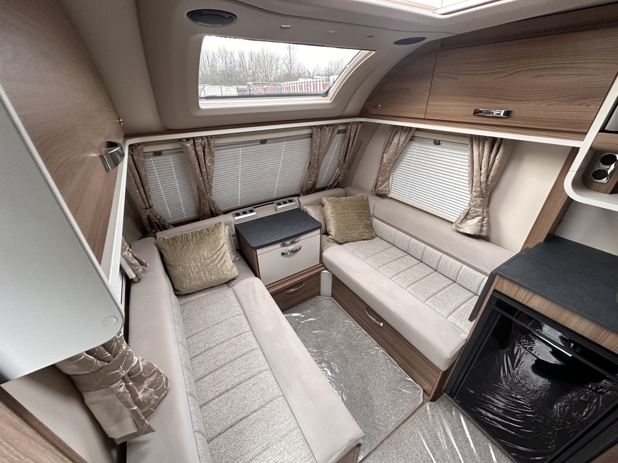 Swift Sunrise 580 - 2022 Caravan - Image 24