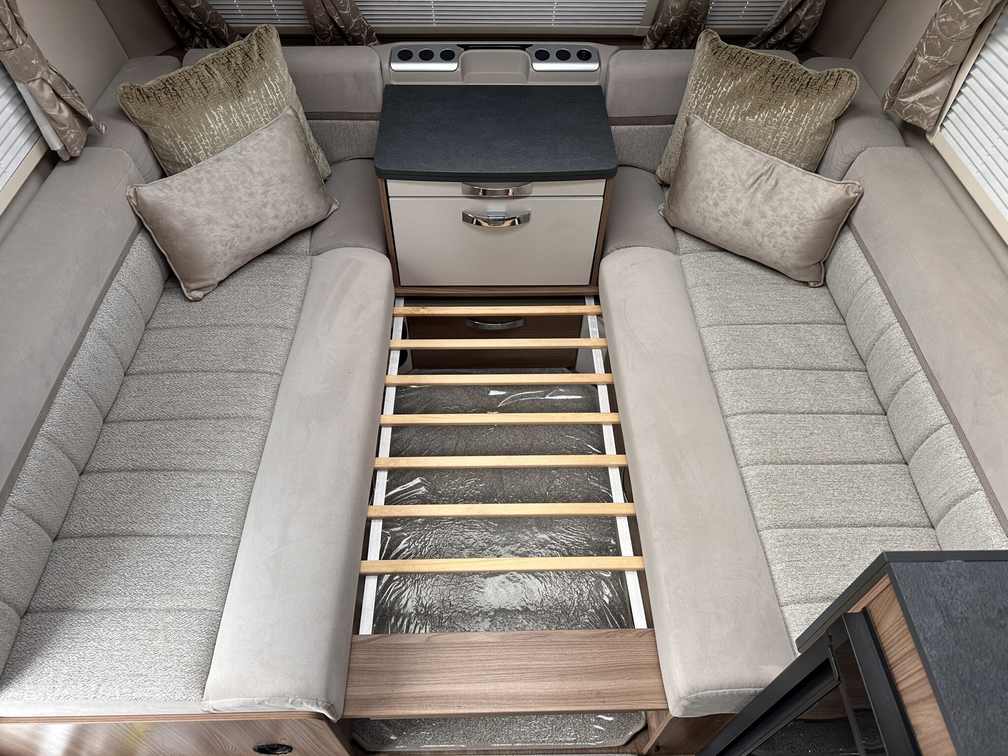 Swift Sunrise 580 - 2022 Caravan - Image 41