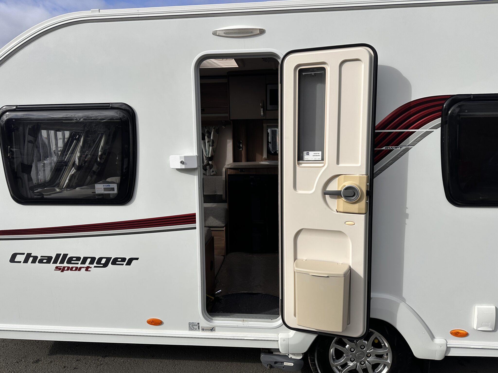 Swift Challenger Sport 554 - 2015 Caravan - Image 10