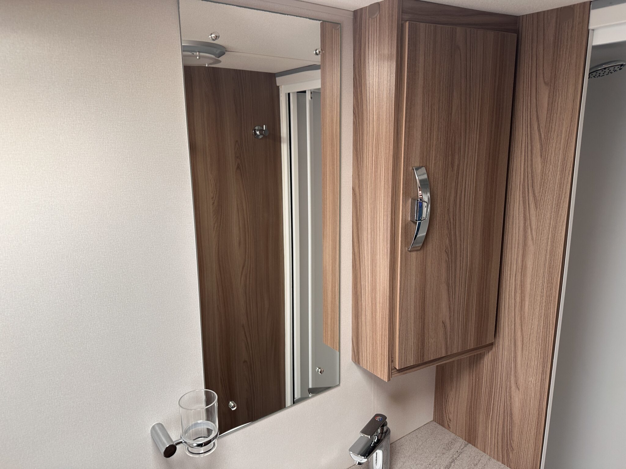 Swift Challenger Sport 554 - 2015 Caravan - Image 93