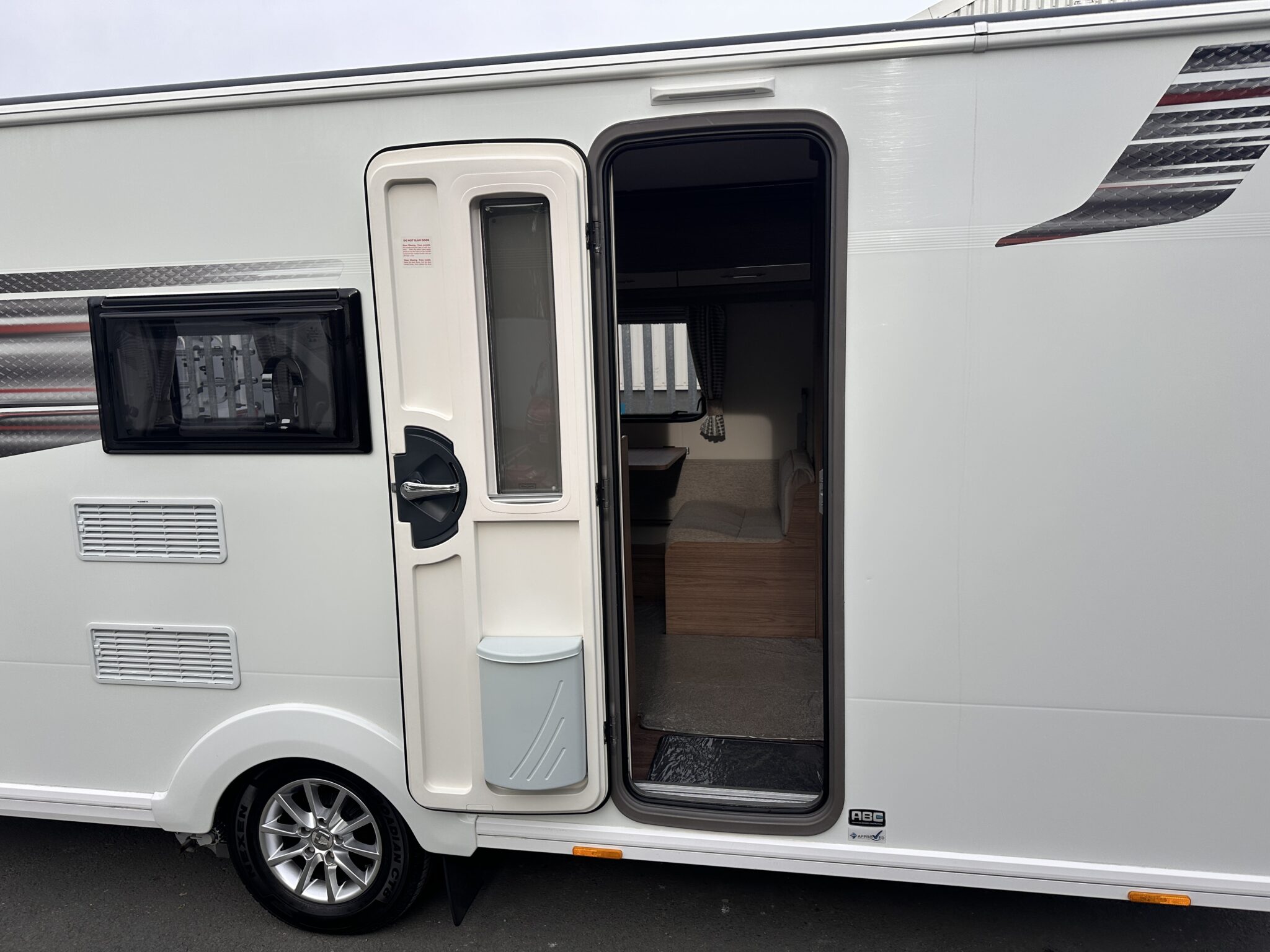 Coachman VIP 520- 2018 Caravan - Image 10