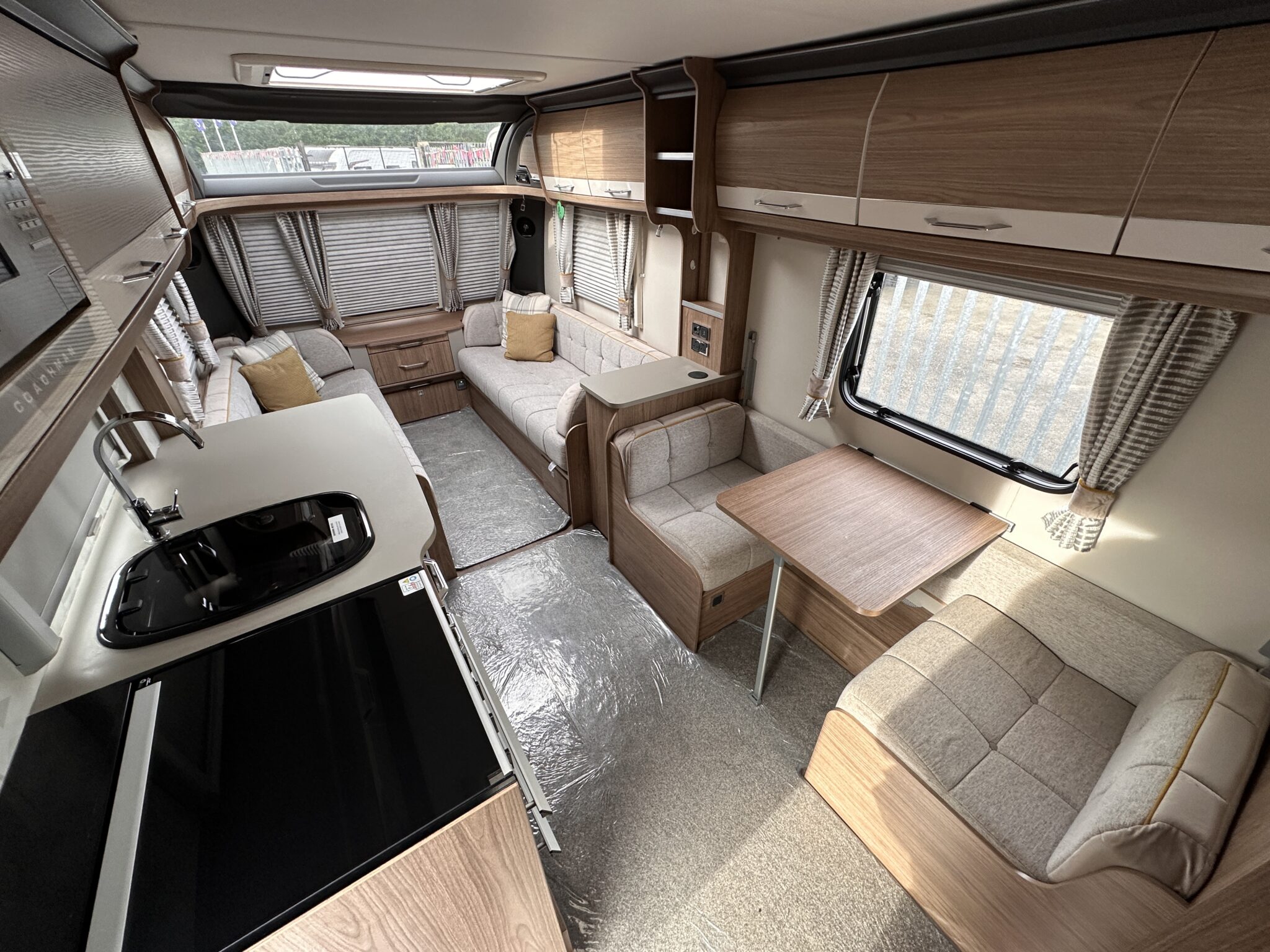 Coachman VIP 520- 2018 Caravan - Image 28