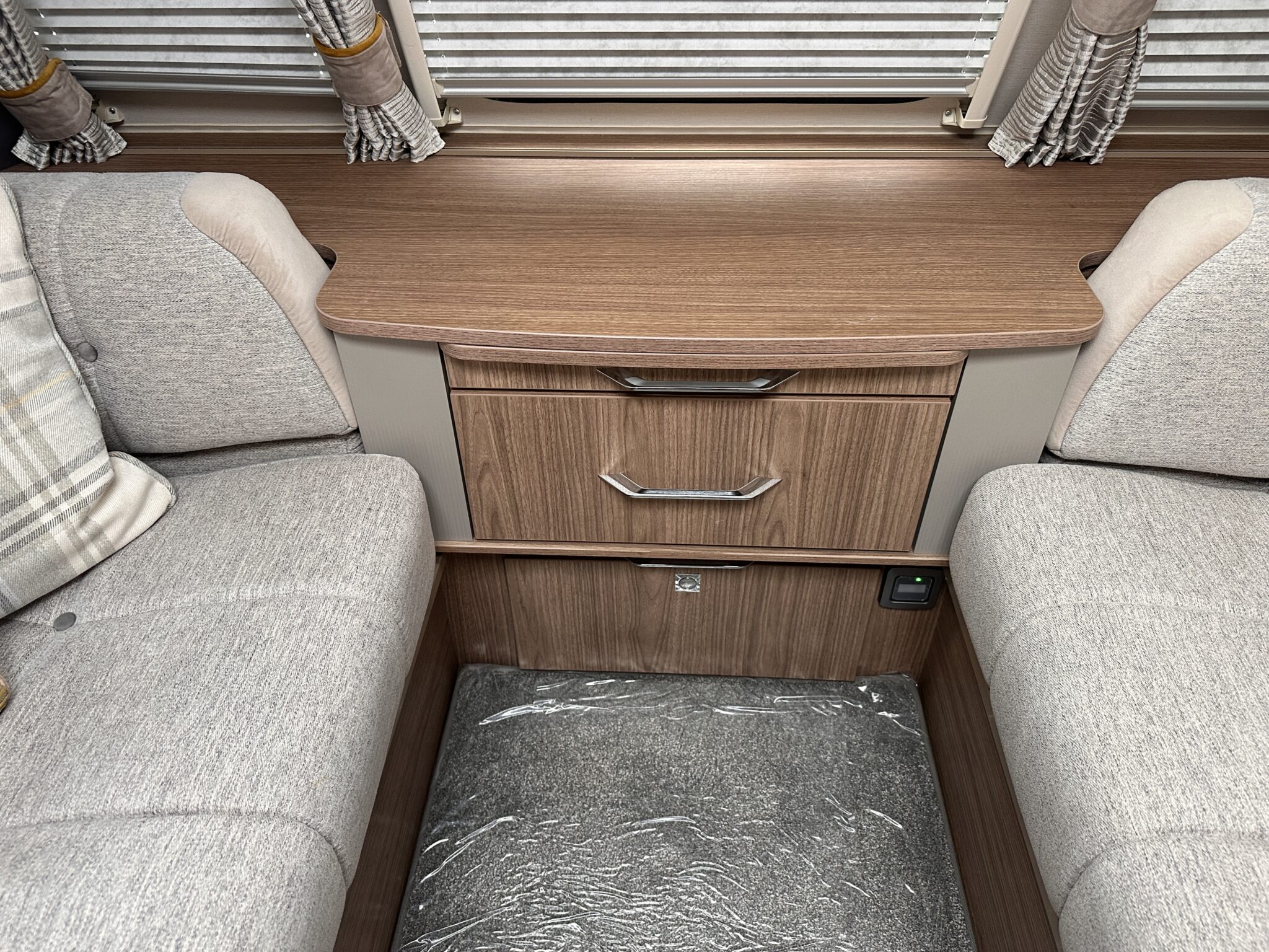 Coachman VIP 520- 2018 Caravan - Image 35