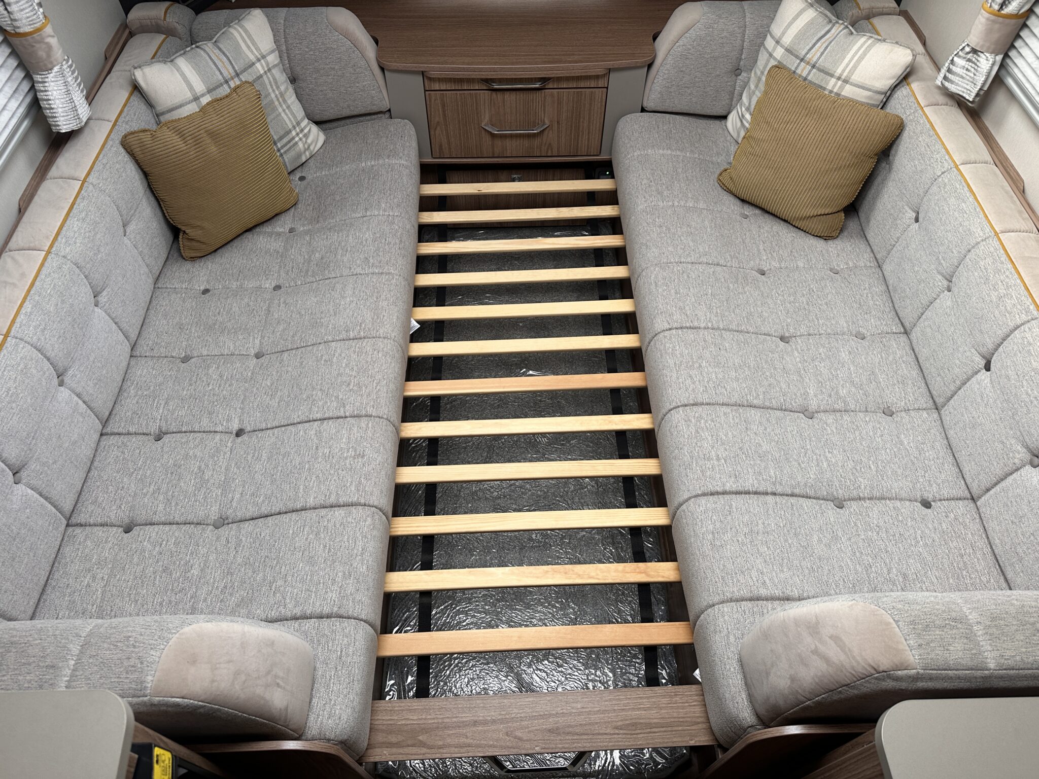 Coachman VIP 520- 2018 Caravan - Image 38