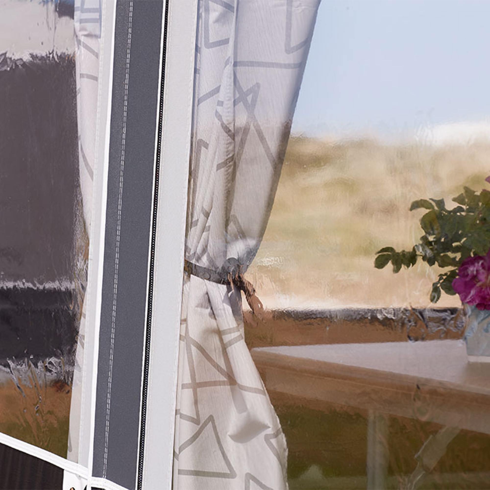 Isabella Ventura Pacific D250 Anthracite Touring Caravan Awning incl. Frame