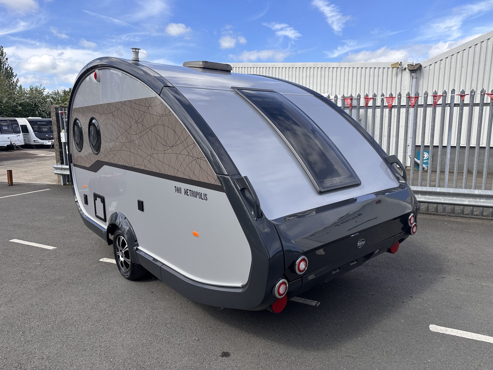 T@B Metropolis 400- 2025 Caravan