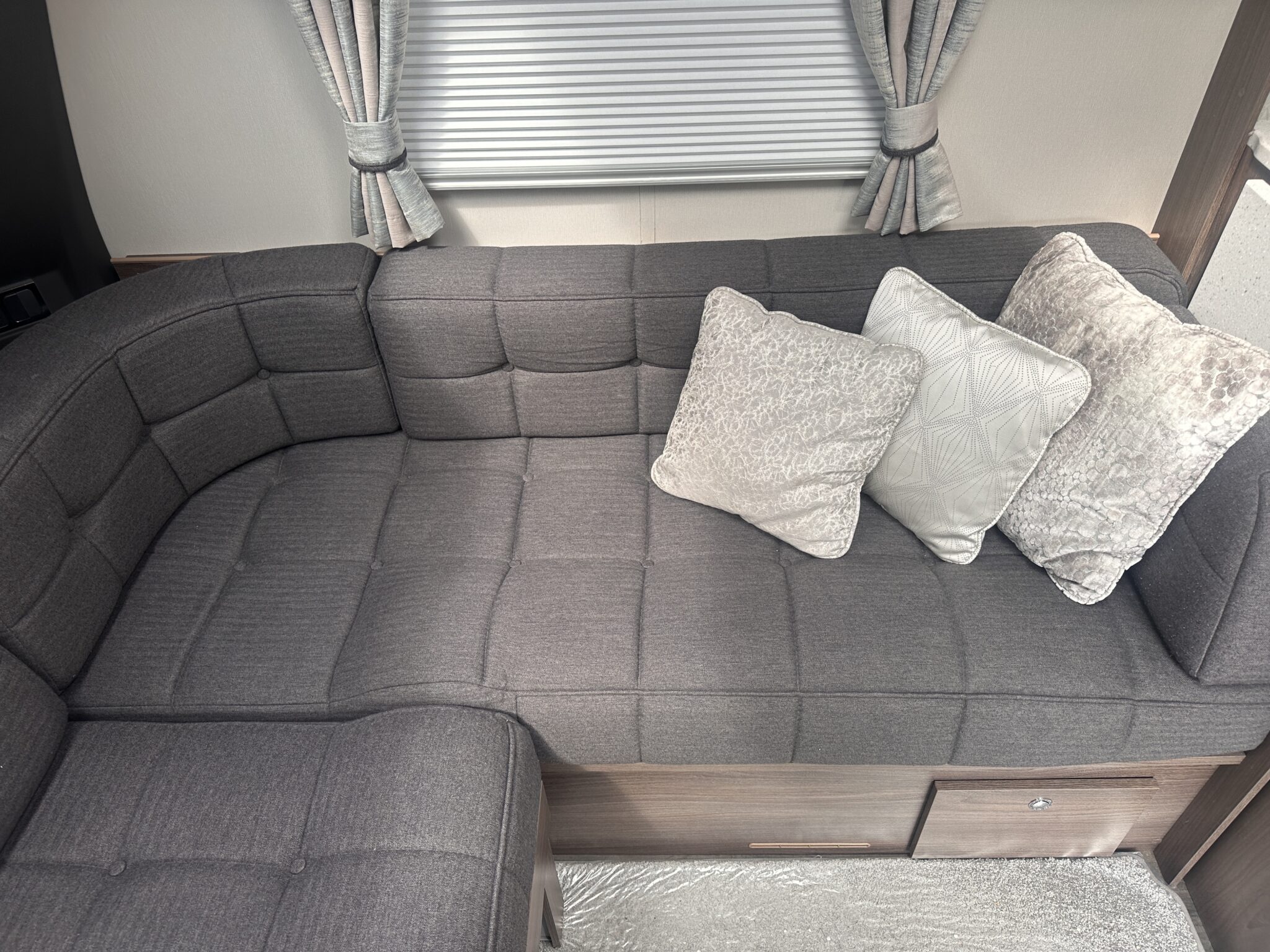Coachman Lusso II- 2023 Caravan - Image 34