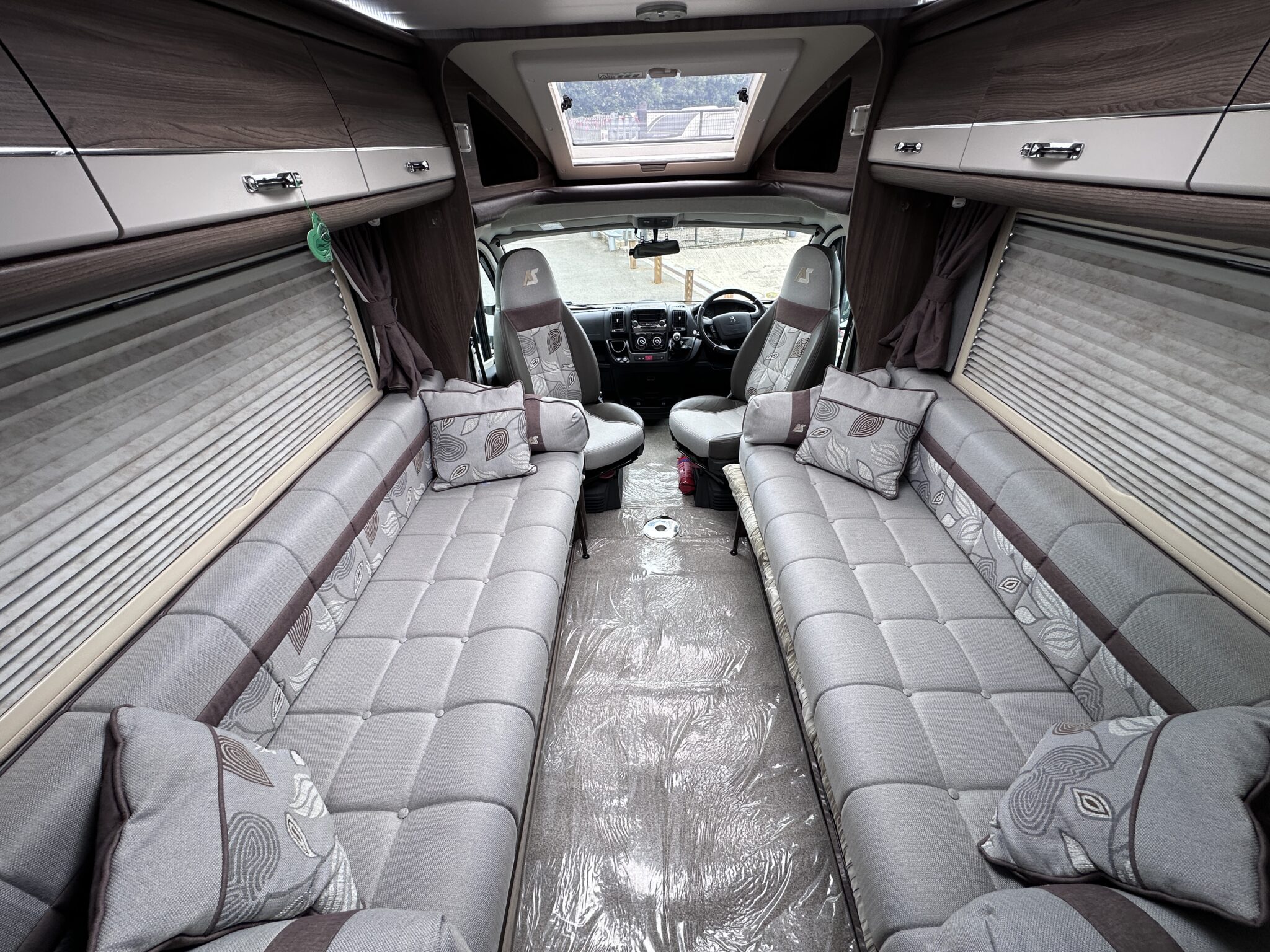 Auto-Sleeper Broadway- 2018 Motorhome - Image 4