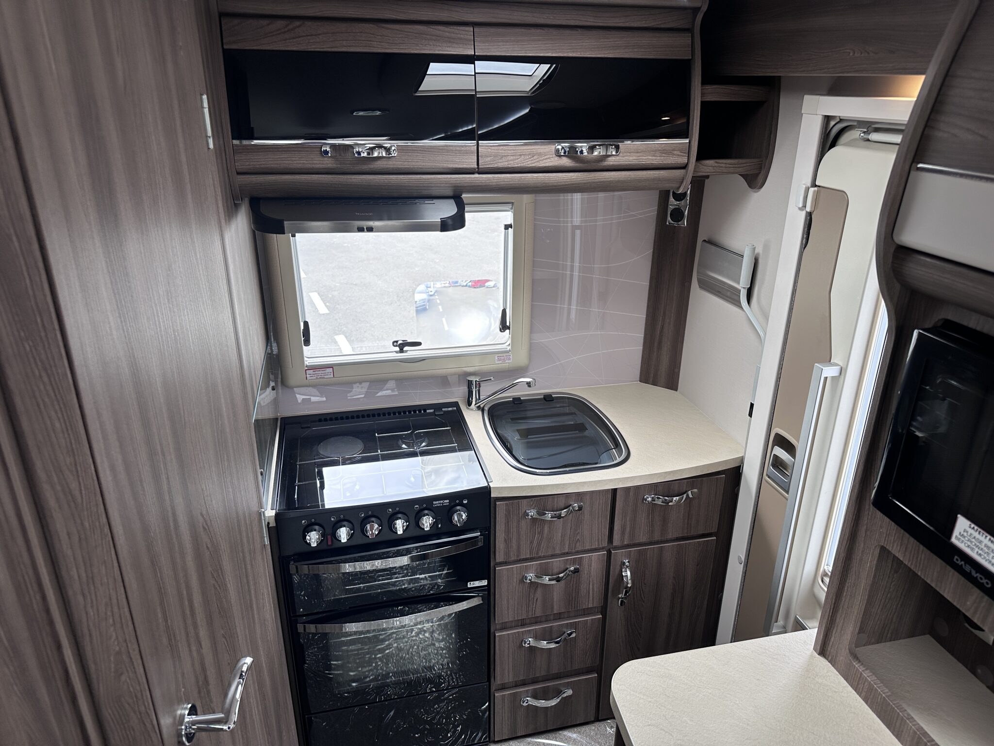 Auto-Sleeper Broadway- 2018 Motorhome - Image 5