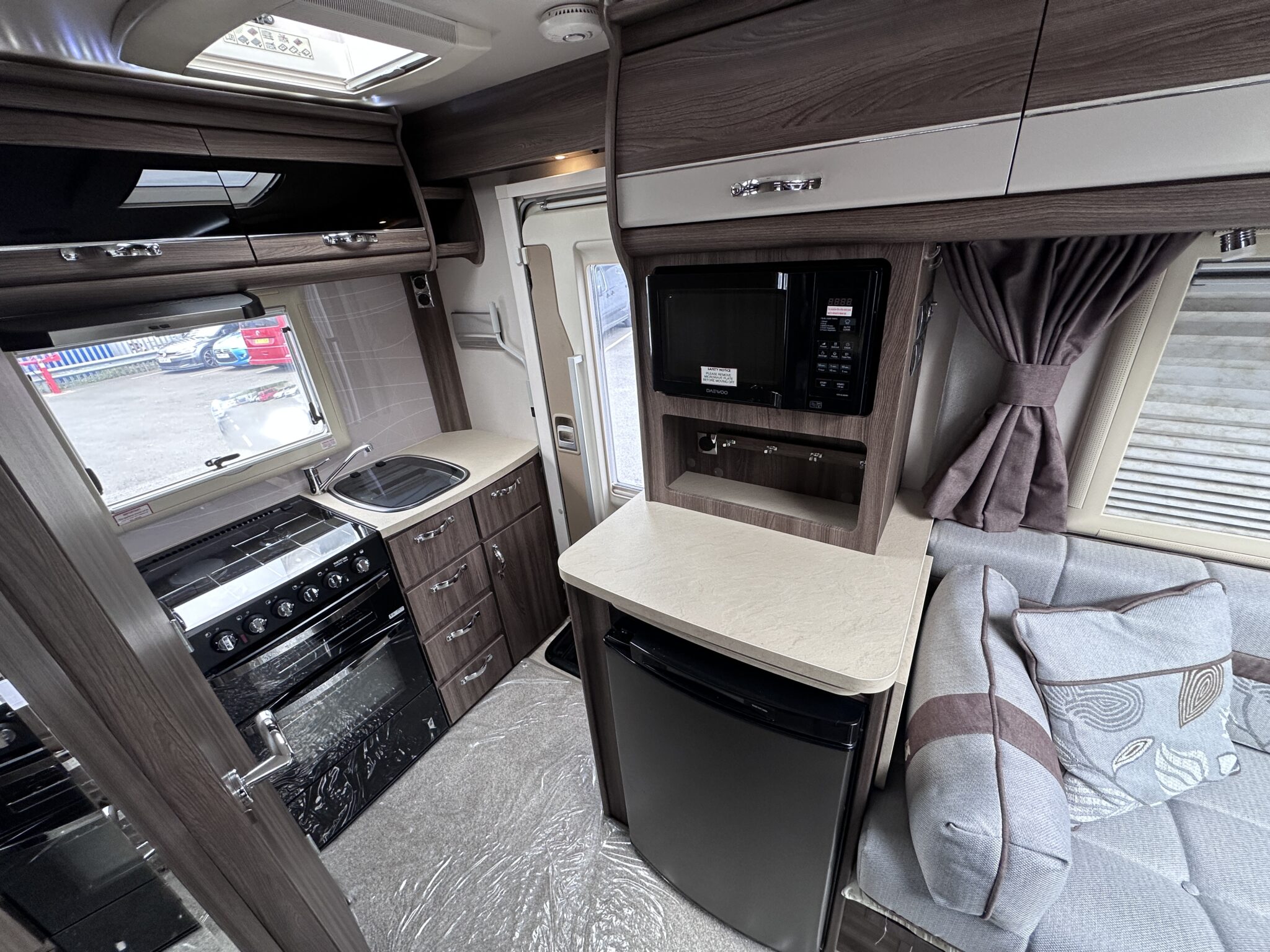 Auto-Sleeper Broadway- 2018 Motorhome - Image 6