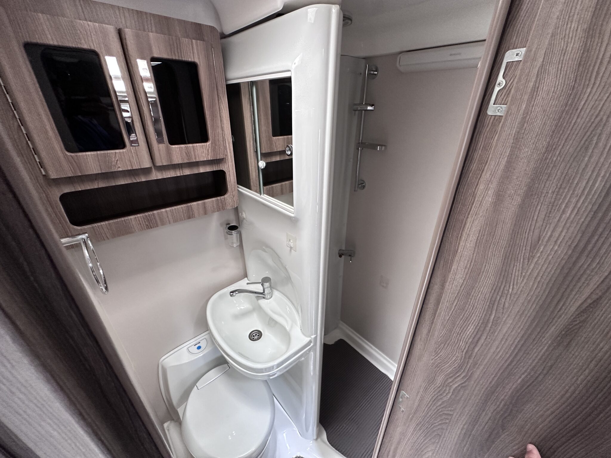 Auto-Sleeper Broadway- 2018 Motorhome - Image 74