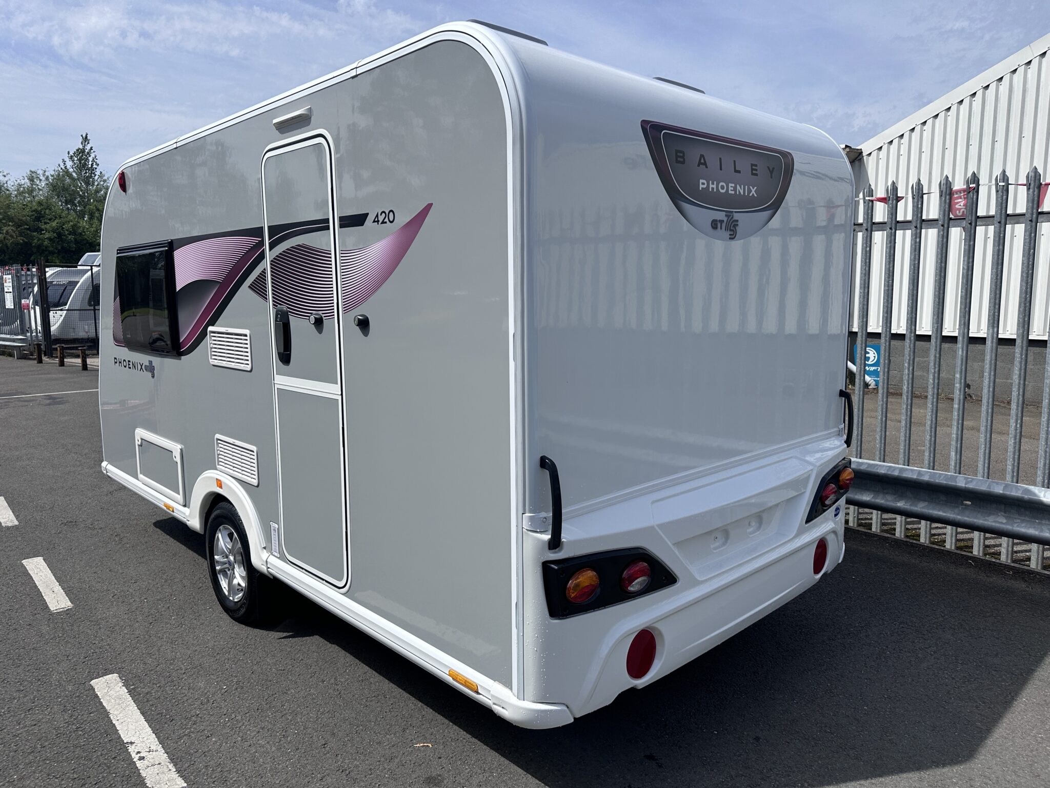 Bailey Phoenix GT75 420 – 2025 Caravan - Image 4