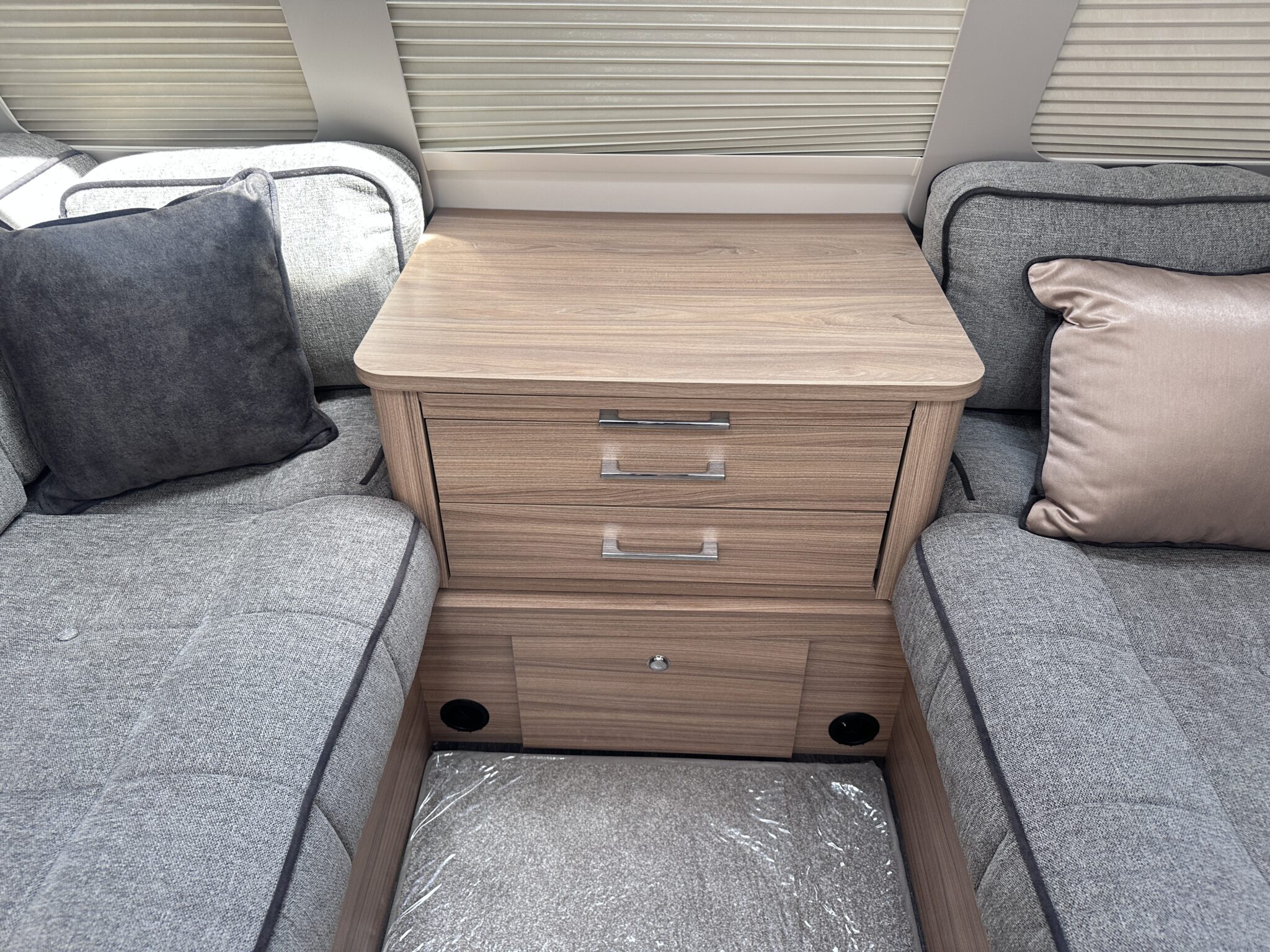 Bailey Phoenix GT75 420 – 2025 Caravan - Image 33