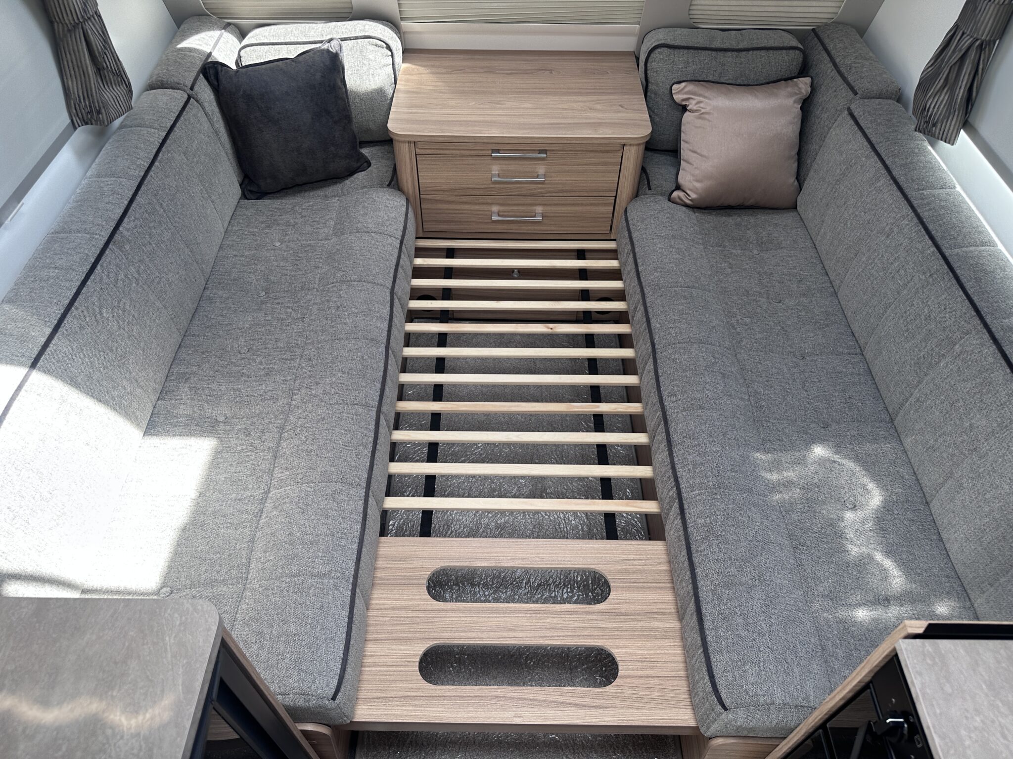 Bailey Phoenix GT75 420 – 2025 Caravan - Image 43