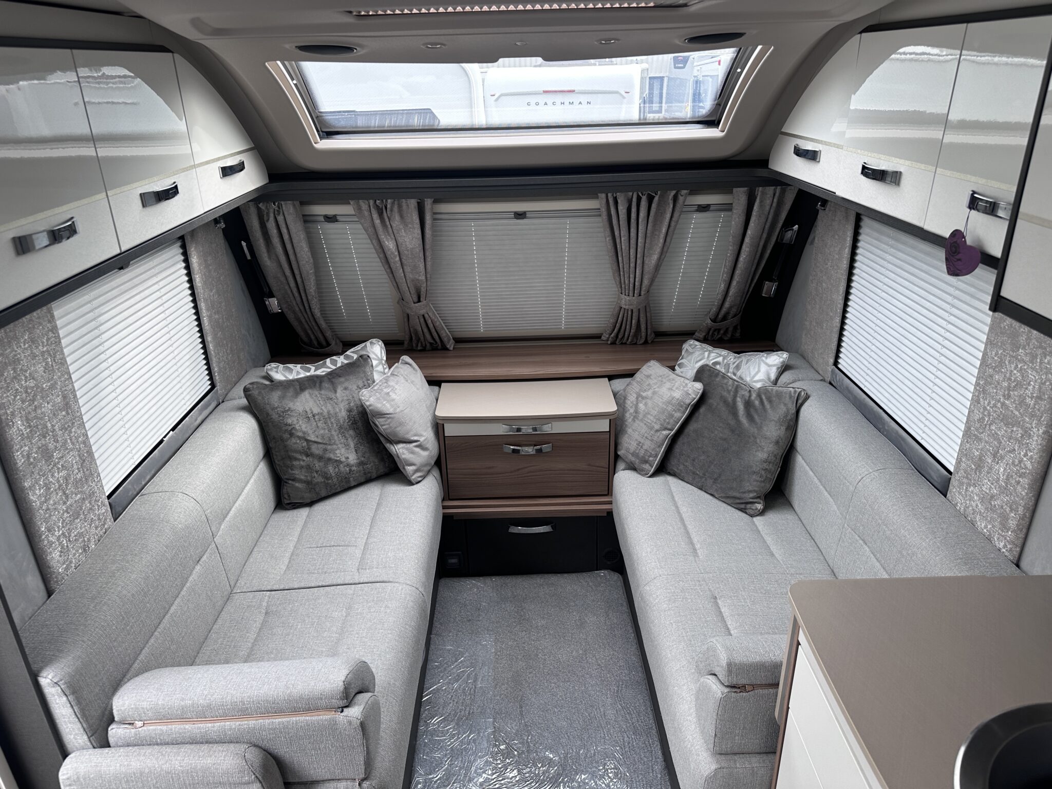 Swift Bessacarr Cameo By Design 580 – 2022 Caravan - Image 10