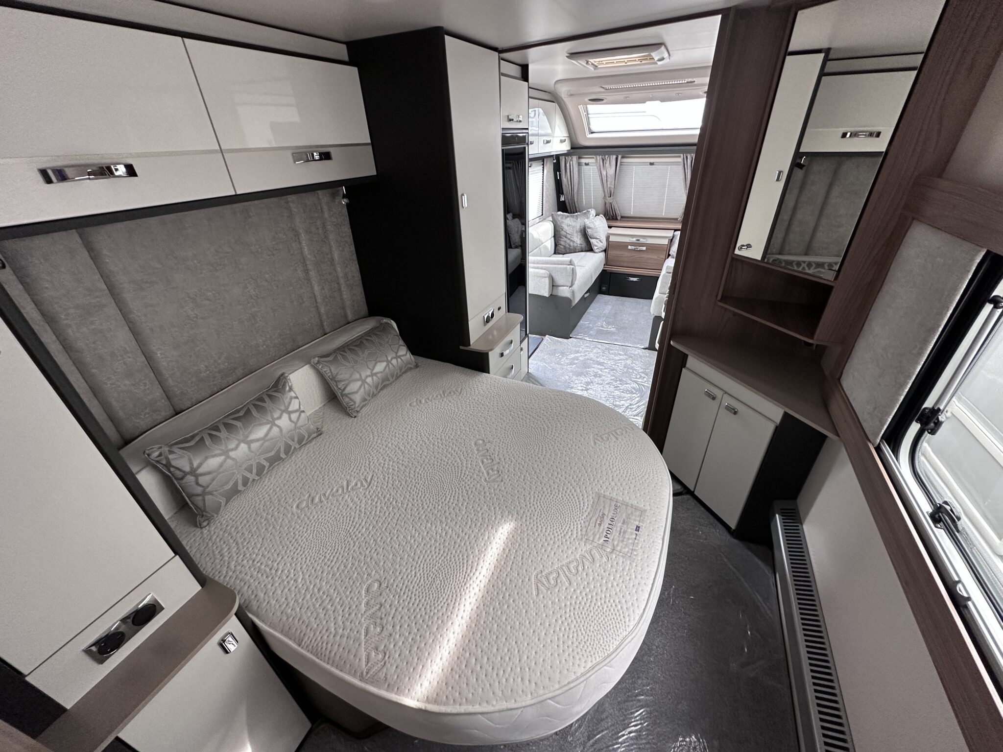 Swift Bessacarr Cameo By Design 580 – 2022 Caravan - Image 16