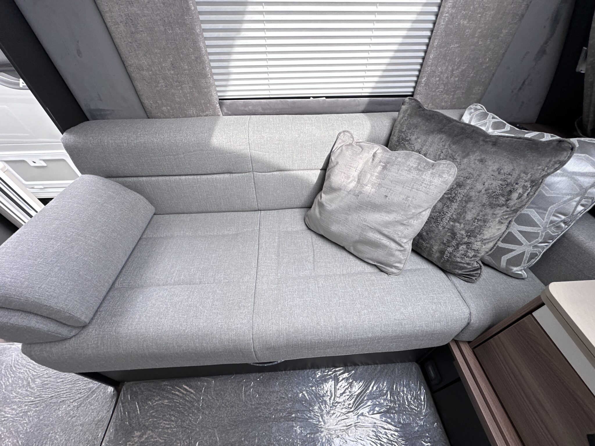 Swift Bessacarr Cameo By Design 580 – 2022 Caravan - Image 17