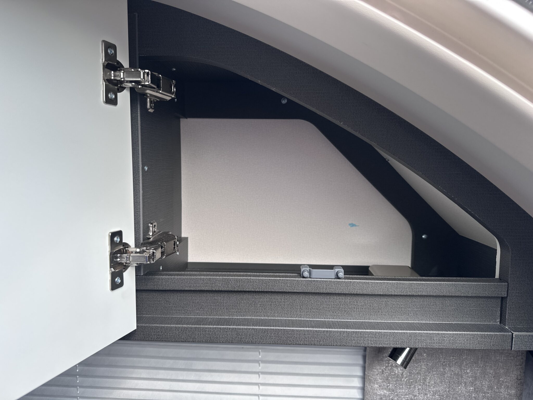 Swift Bessacarr Cameo By Design 580 – 2022 Caravan - Image 23