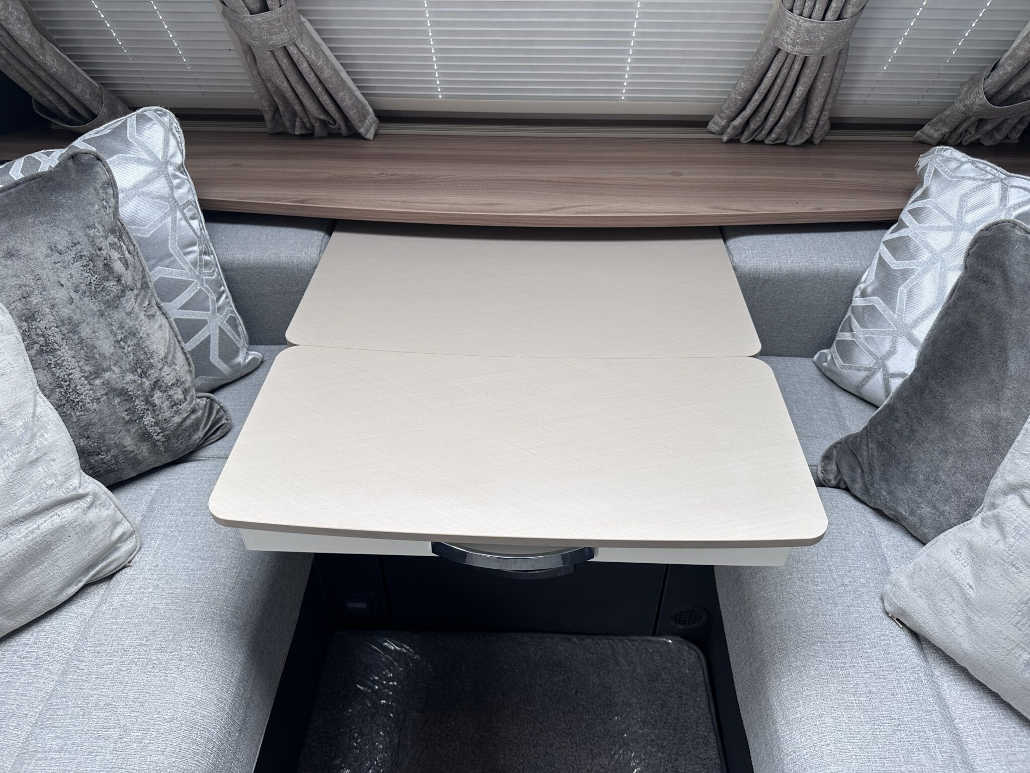 Swift Bessacarr Cameo By Design 580 – 2022 Caravan - Image 26